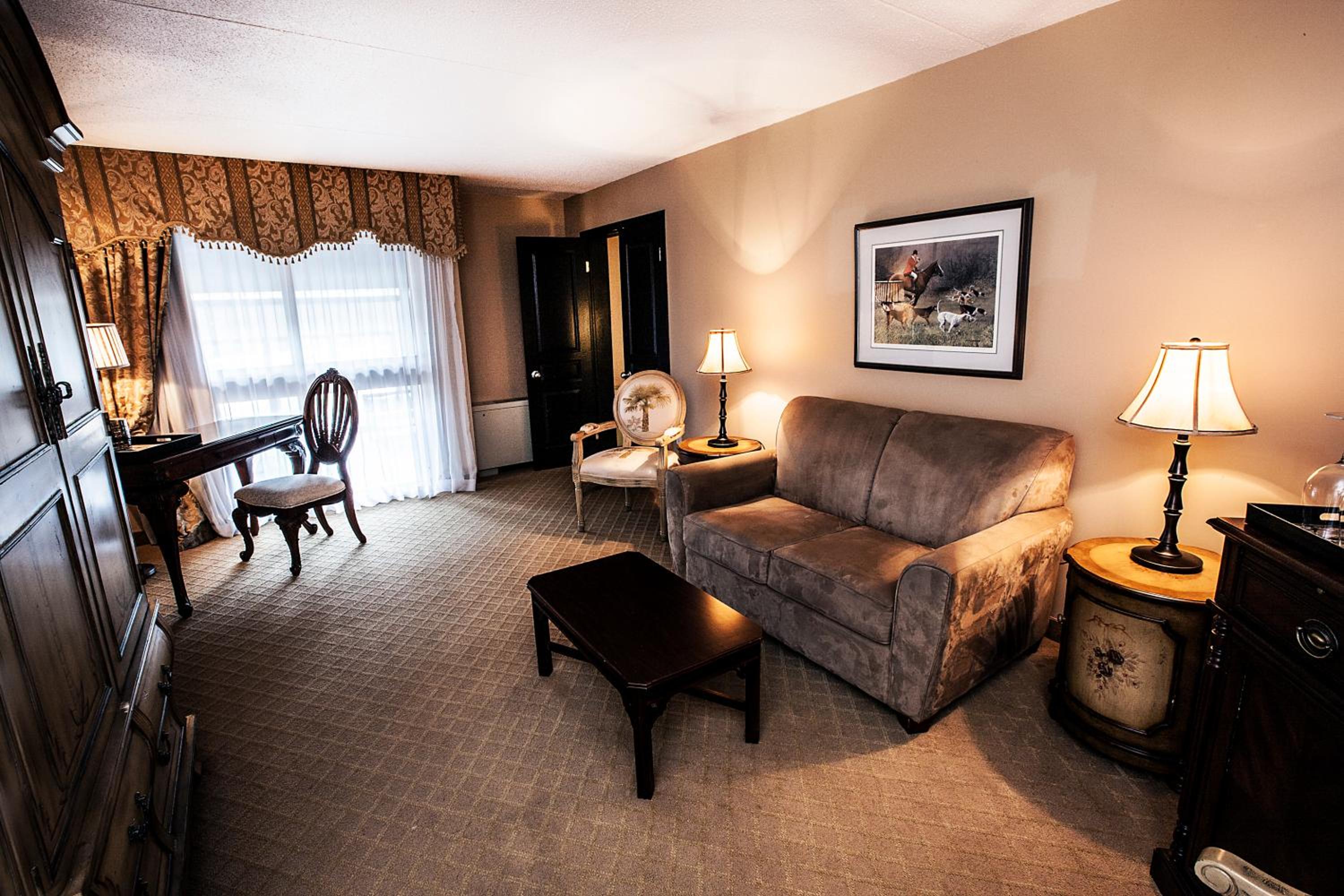 King Suite with Spa Bath and Sofa Bed - Photo 2