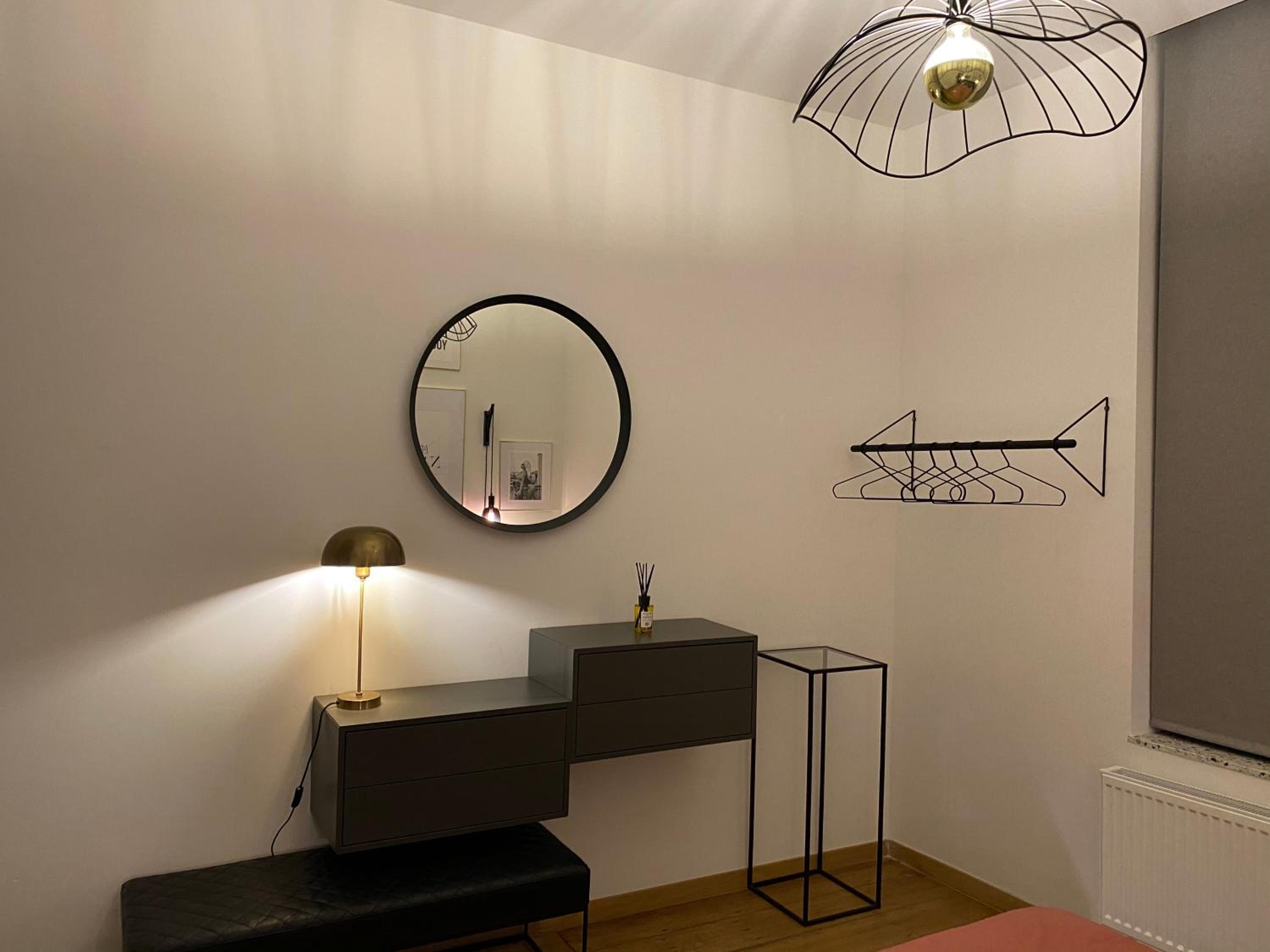 One-Bedroom Apartment - Photo 16