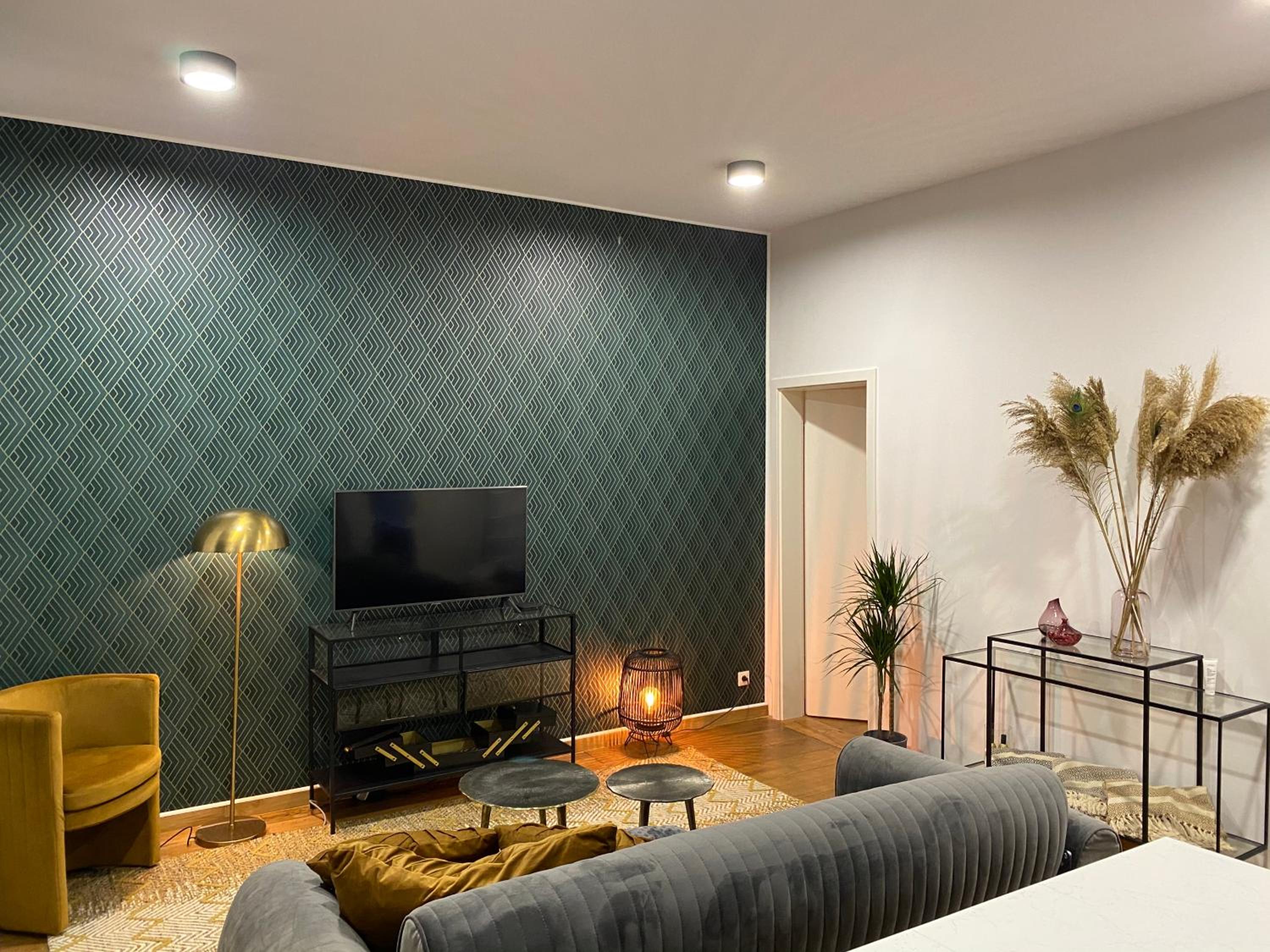 One-Bedroom Apartment - Photo 1