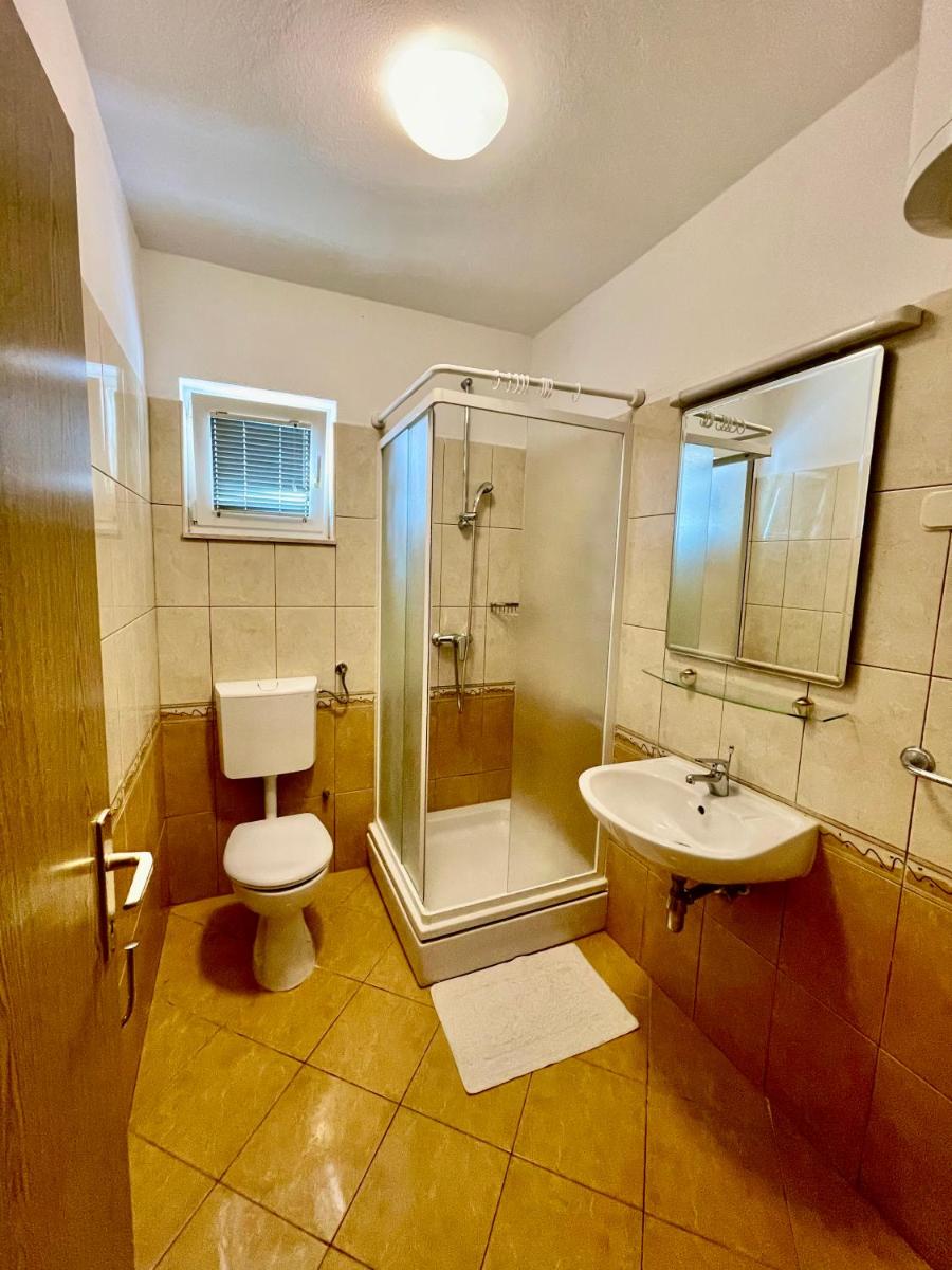 One-Bedroom Apartment with Terrace - Photo 16
