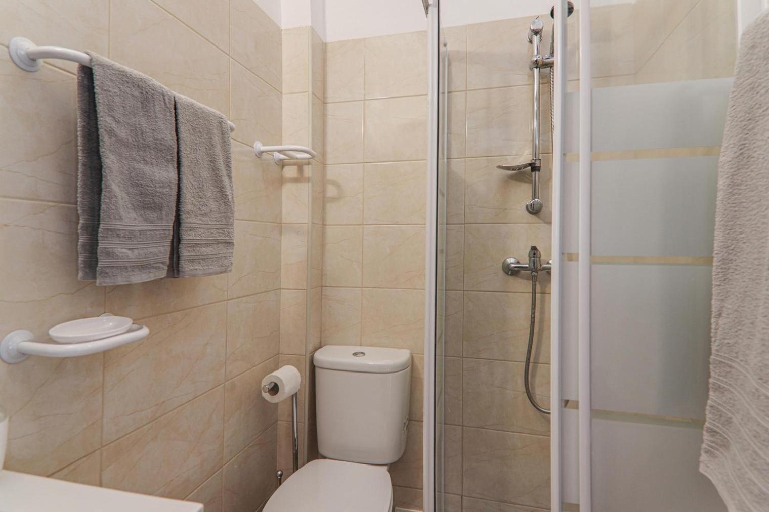 One-Bedroom Suite photo 2