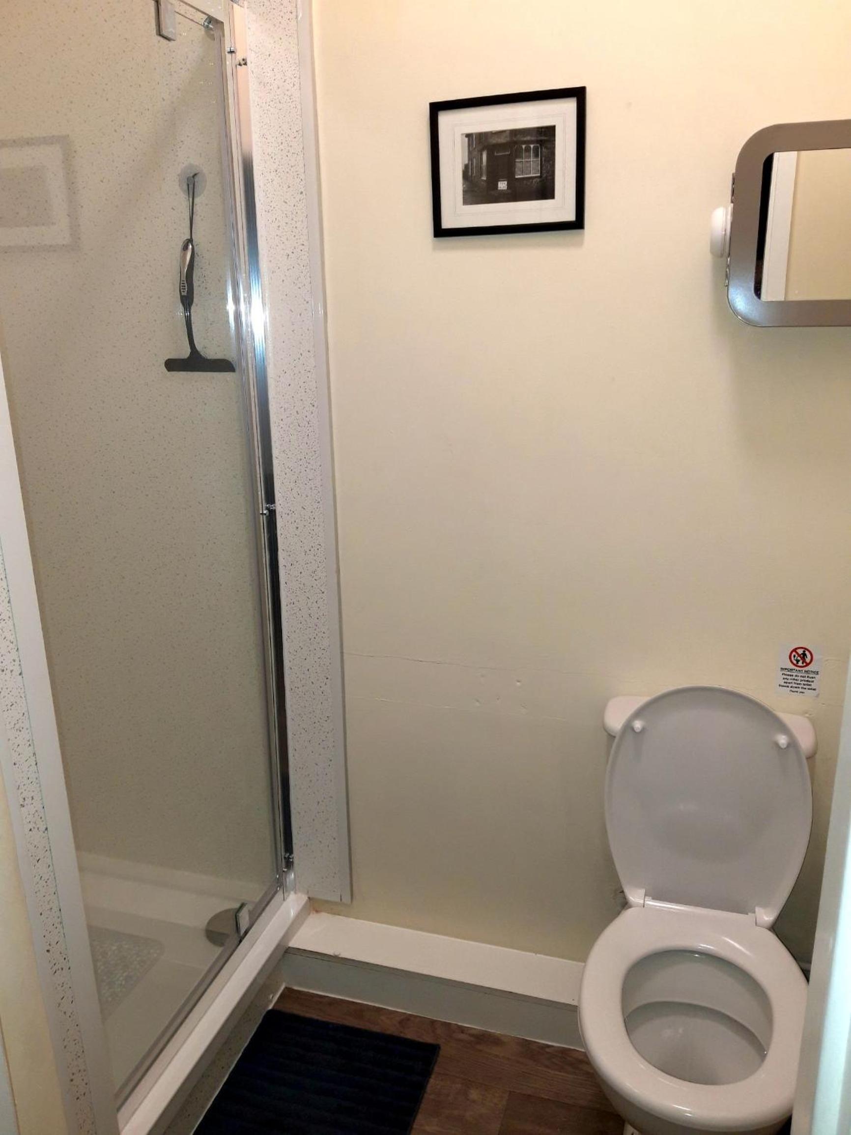 Deluxe Double Room (2 Adults + 1 Child) photo 2