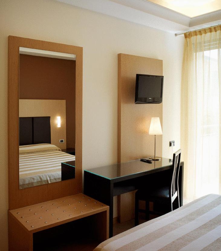 Double Room - Photo 19