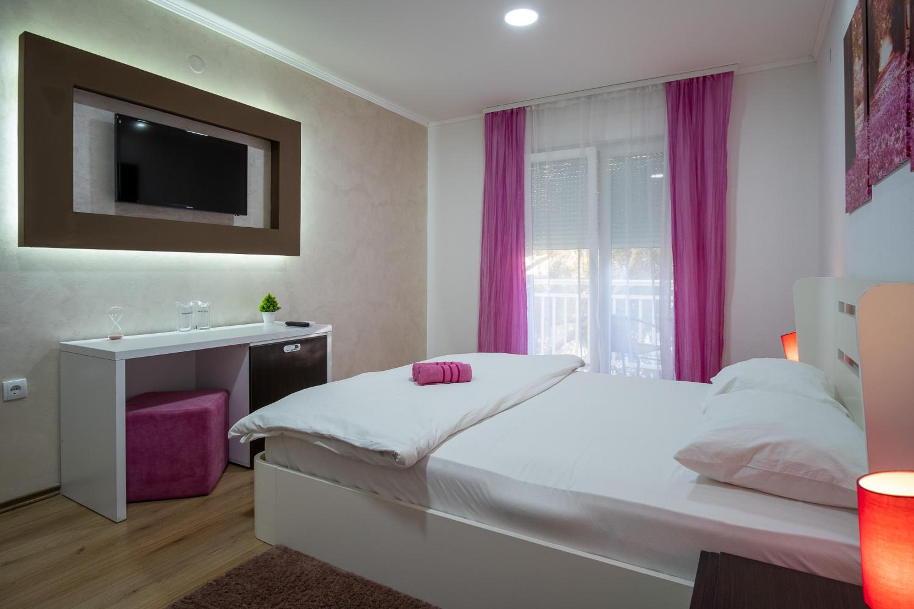 Deluxe Queen Room with Two Queen Beds