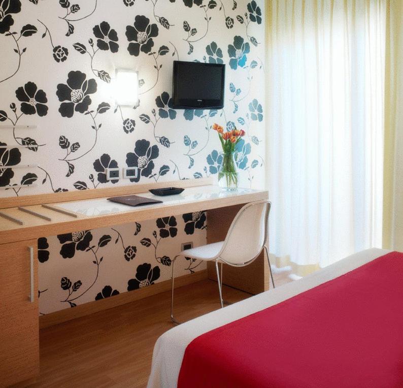 Double Room - Photo 7