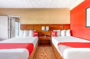 King Suite - Non-Smoking - Photo 2