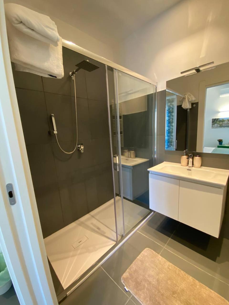 Deluxe Room - Photo 3