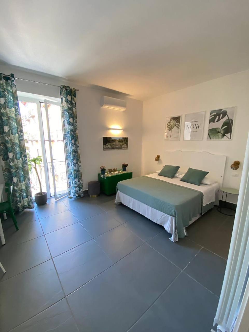 Deluxe Room - Photo 4