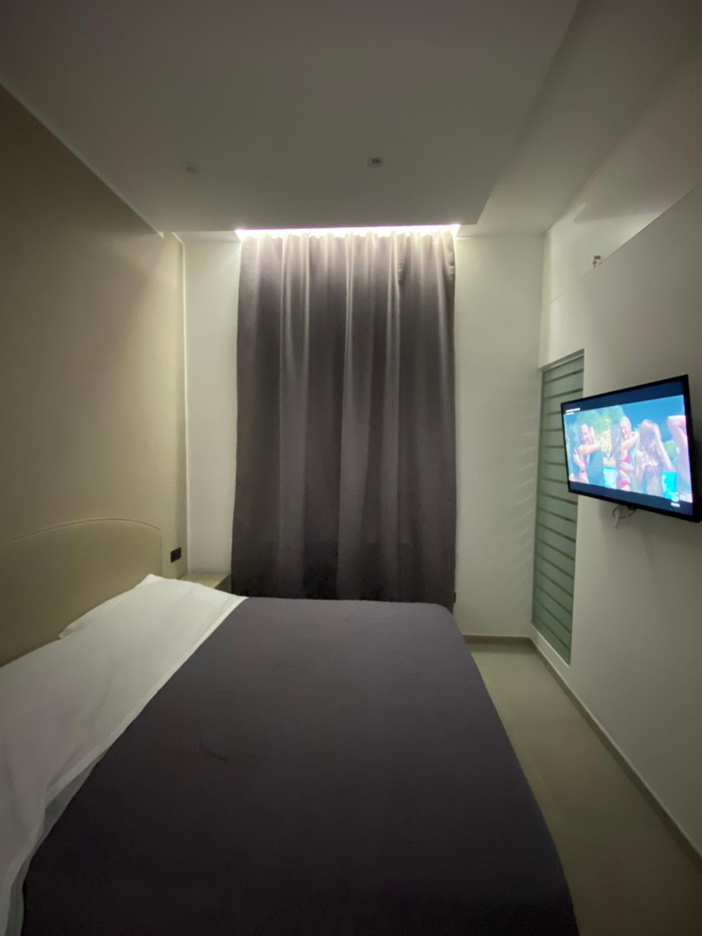 One-Bedroom House - Photo 11