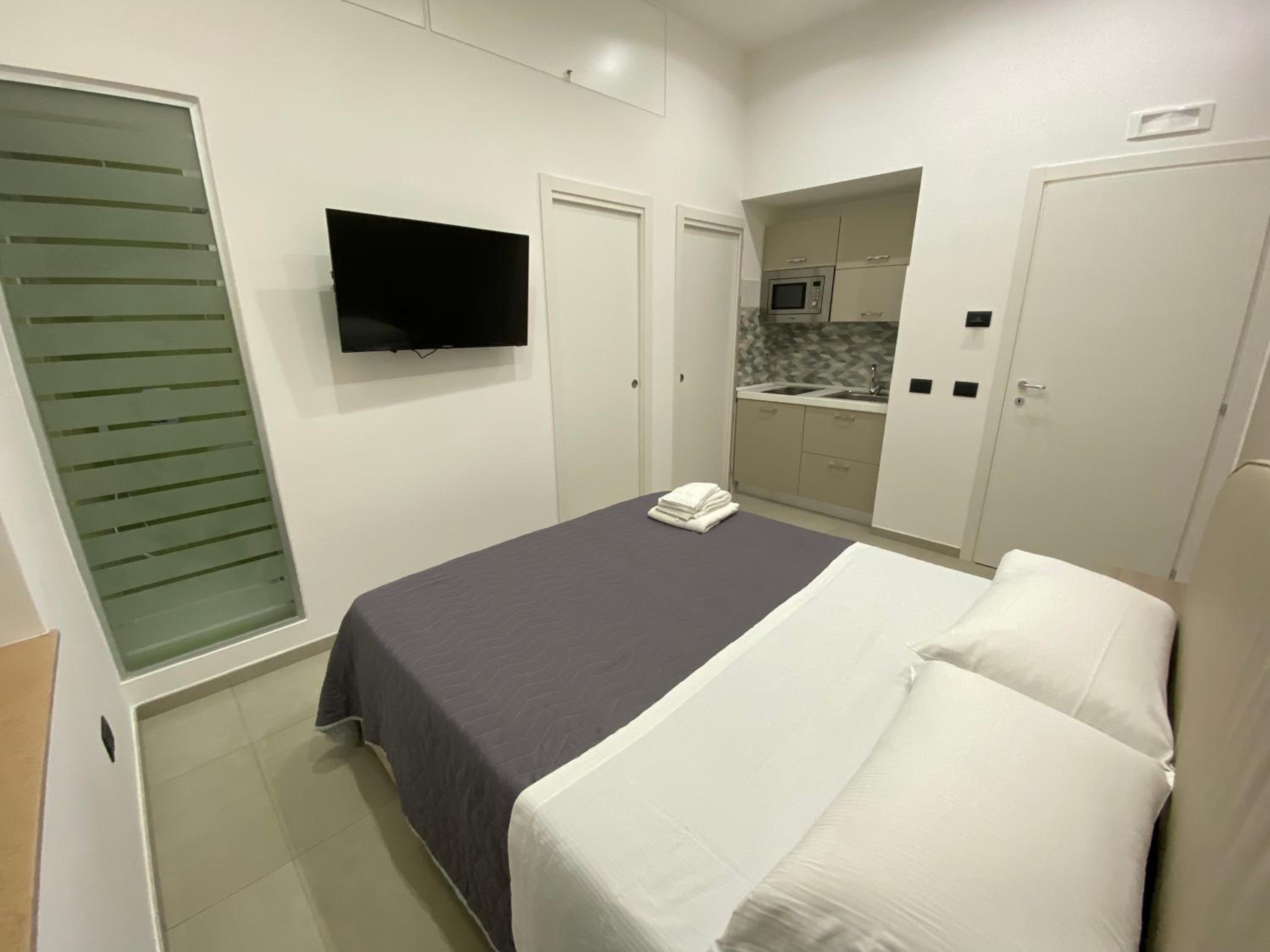 One-Bedroom House - Photo 12