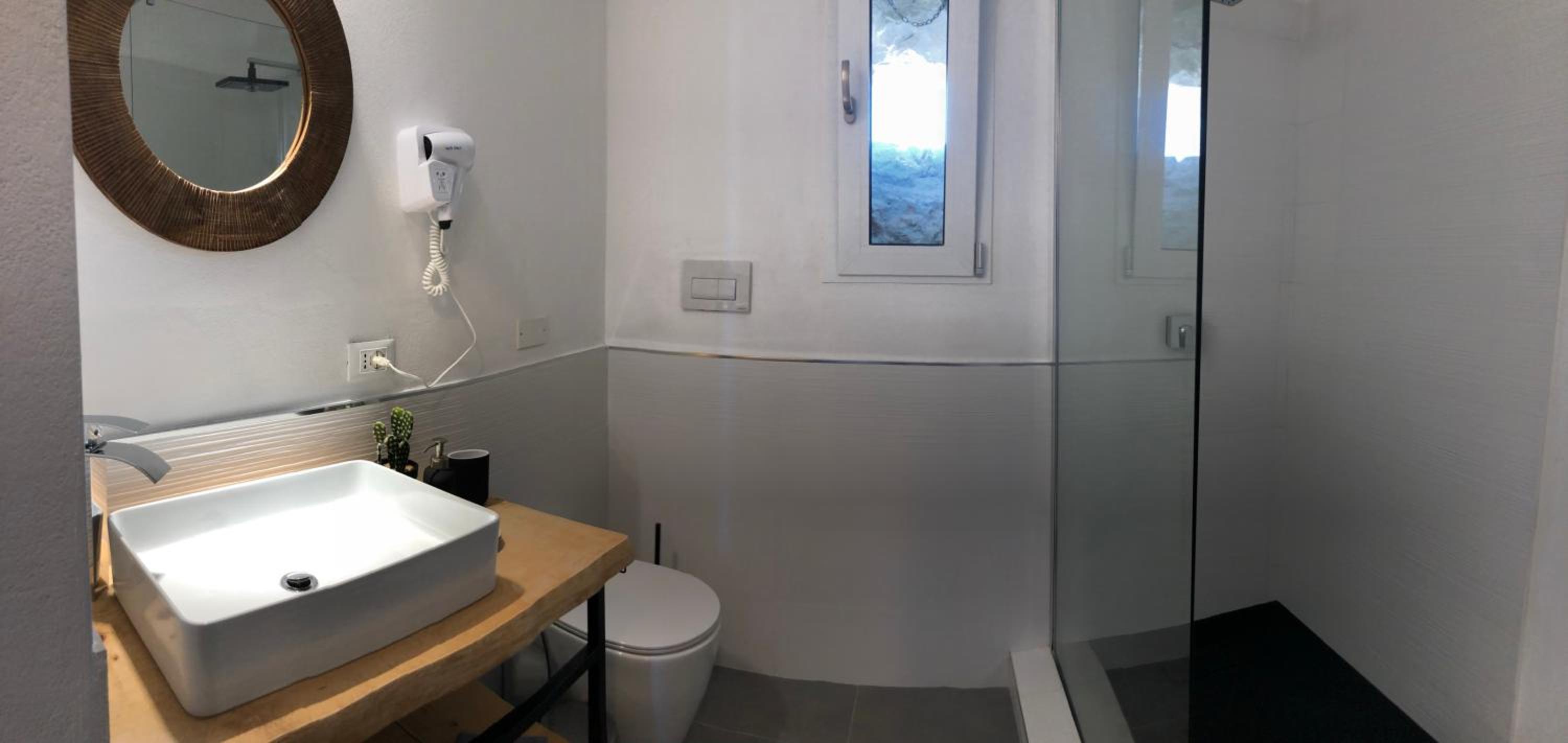 King Room with Sea View - Photo 10