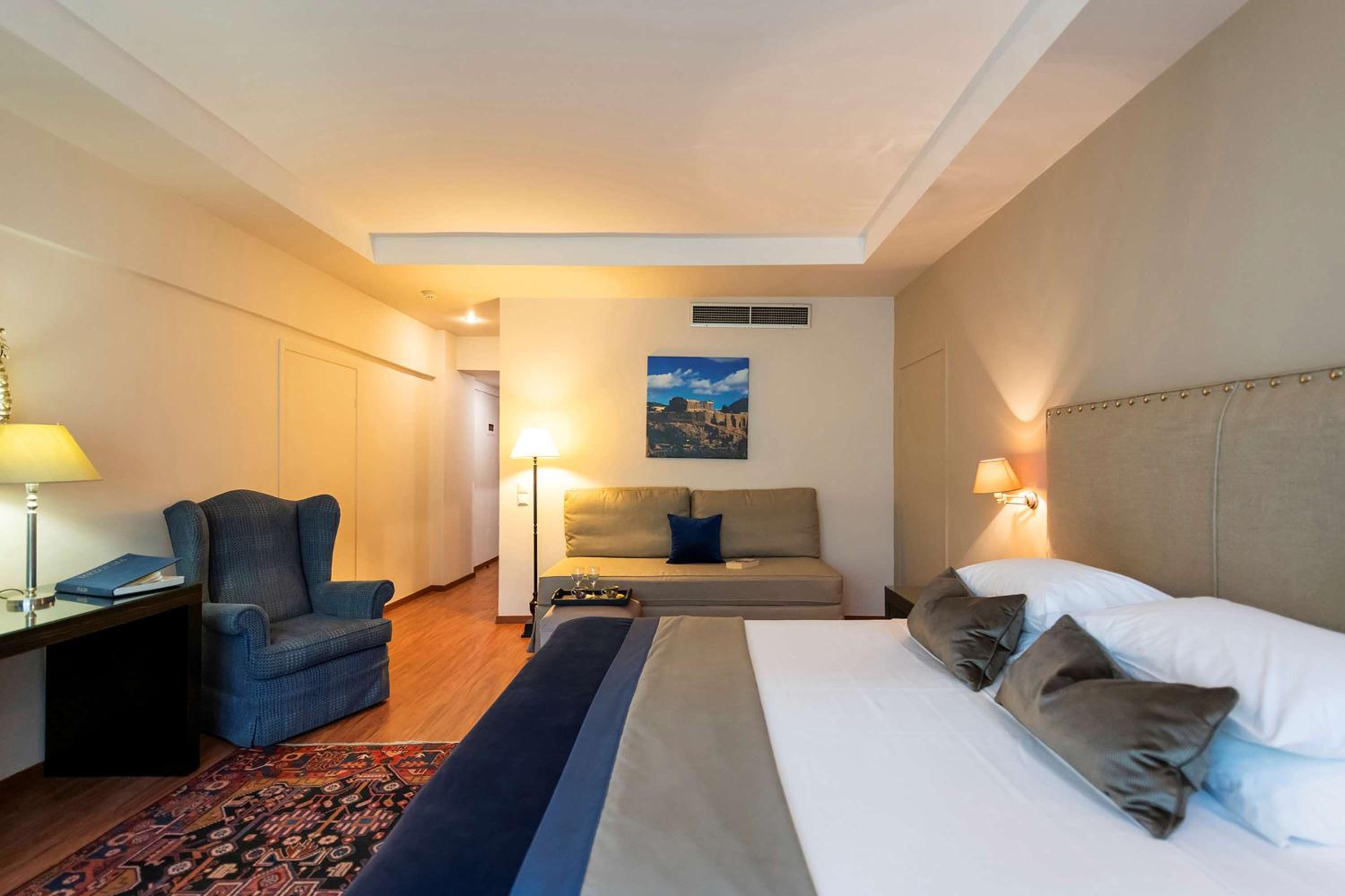 Twin Room with Sofa Bed photo 3
