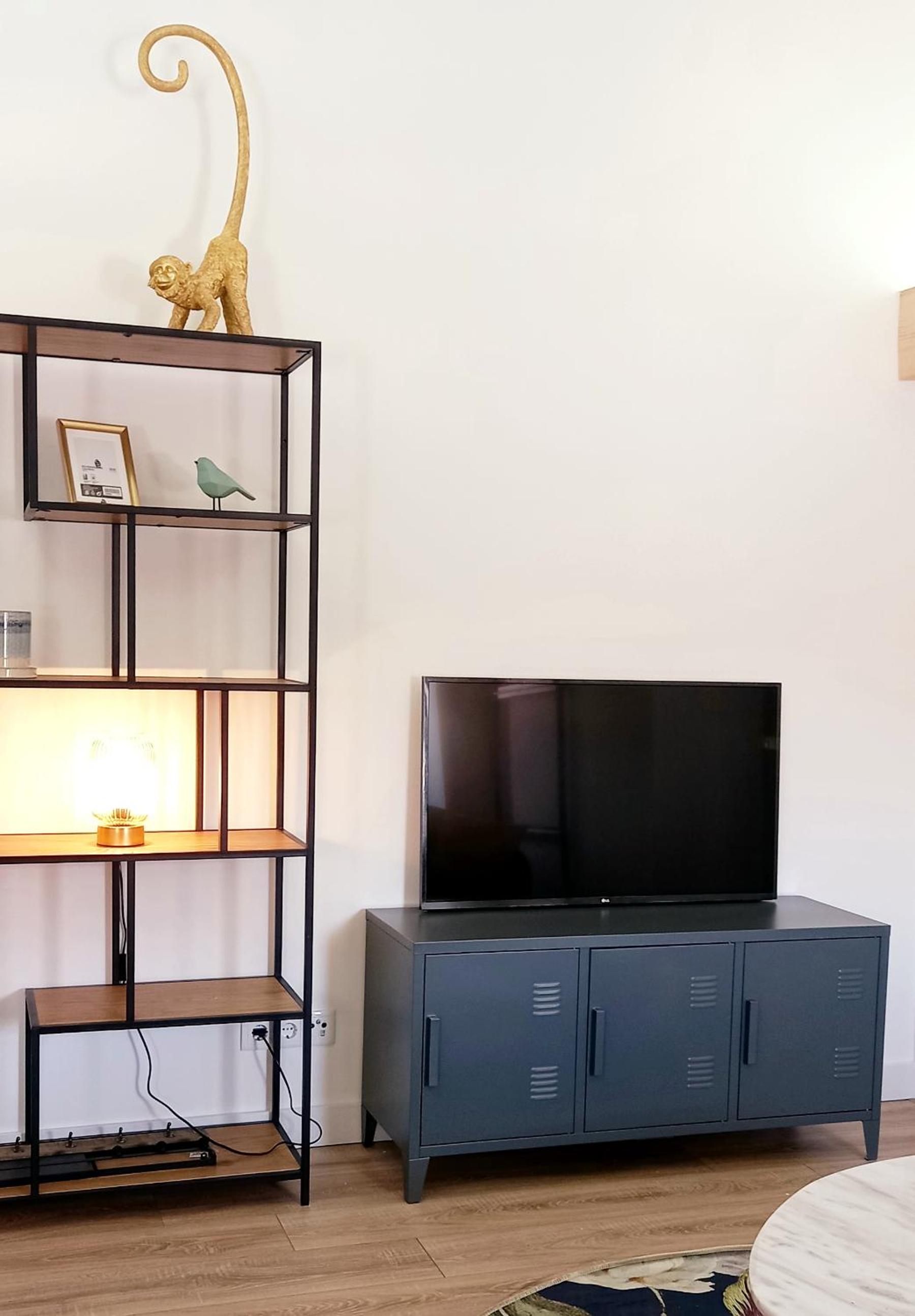 One-Bedroom Apartment - Photo 7