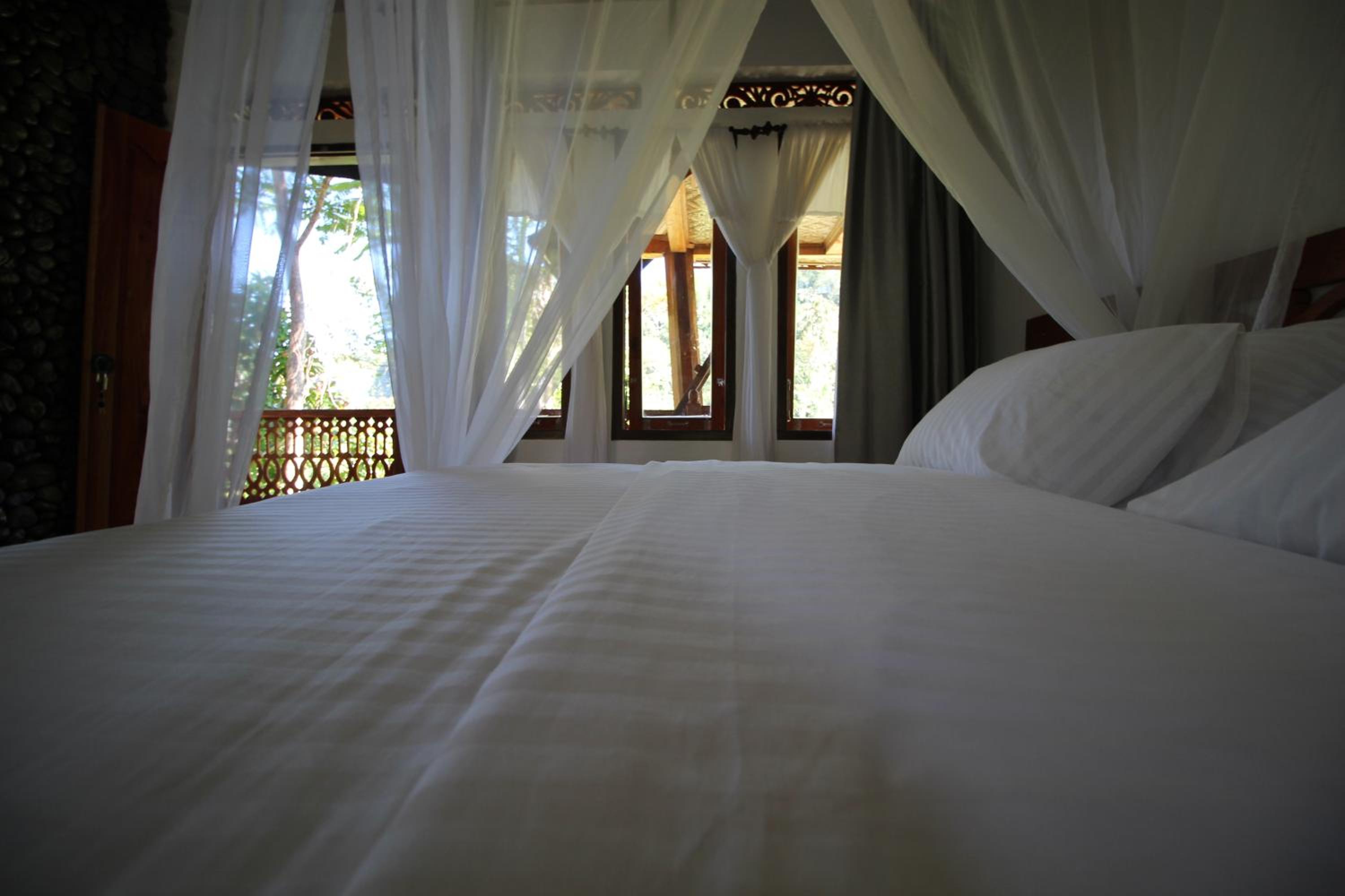 Deluxe Double Room with Balcony photo 2