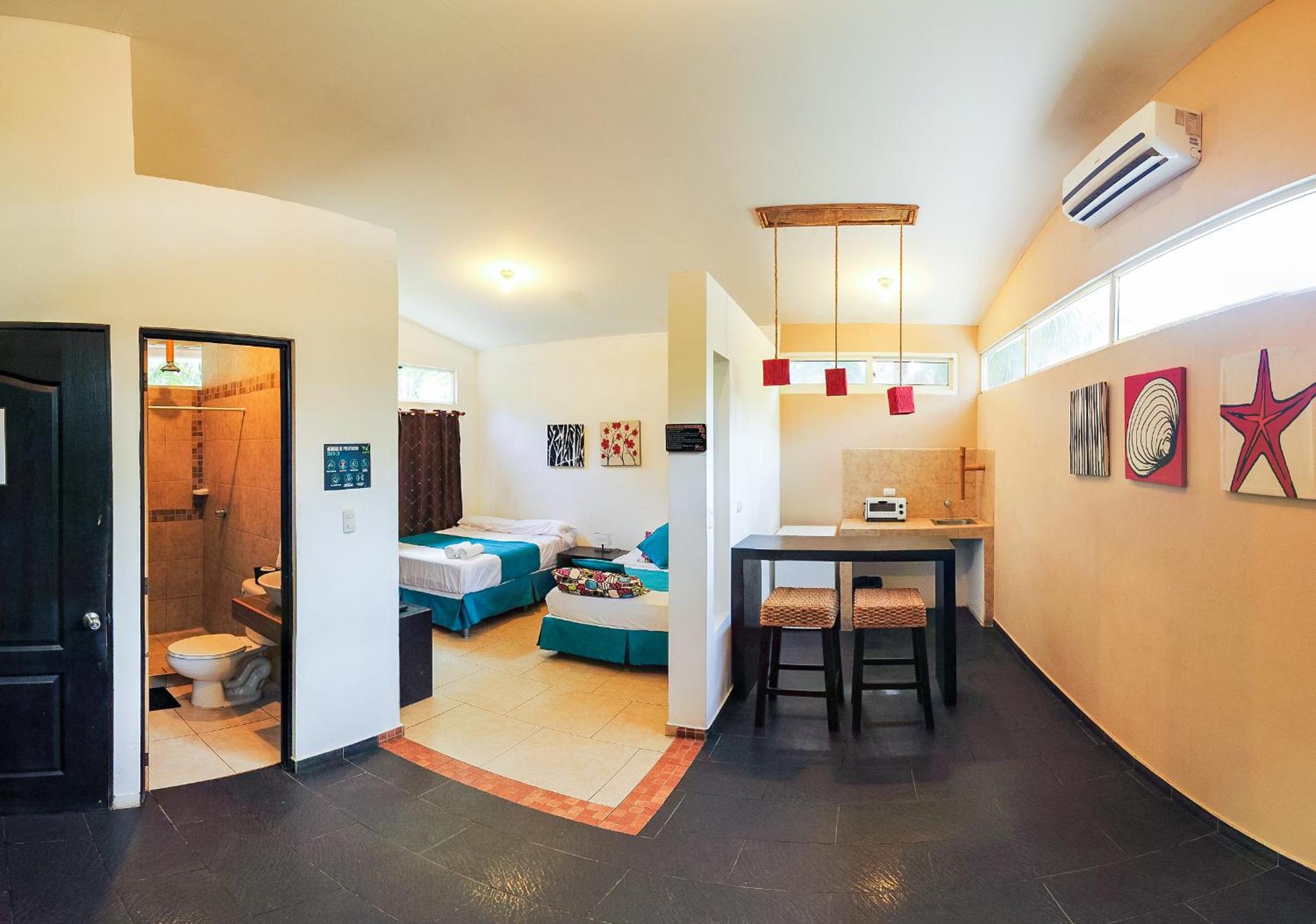 Apartment with Balcony photo 3