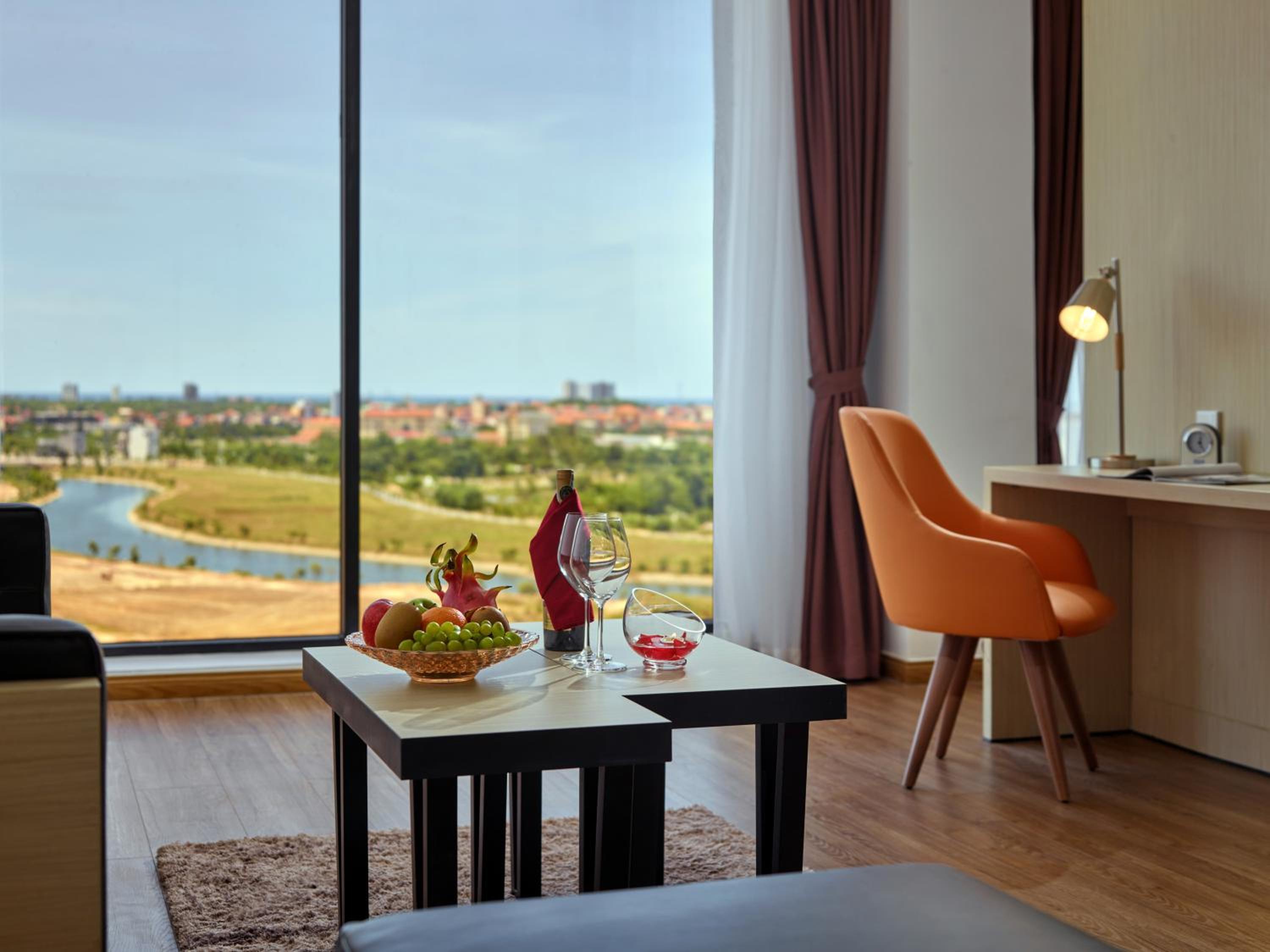 Suite with City View photo 3
