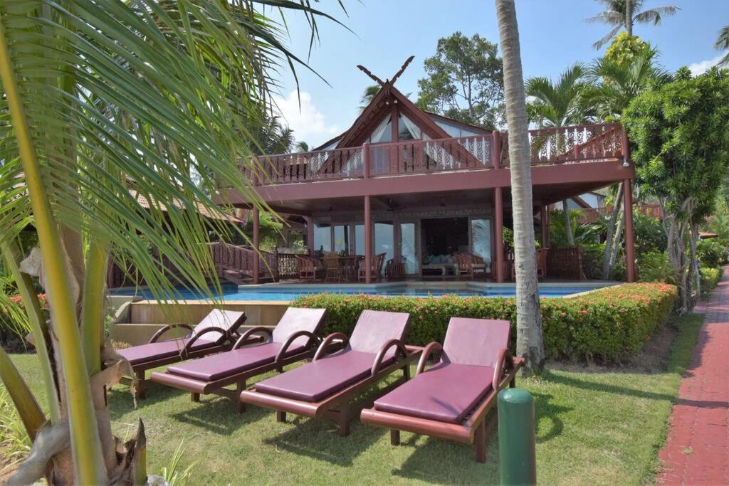 Three-Bedroom Villa photo 3
