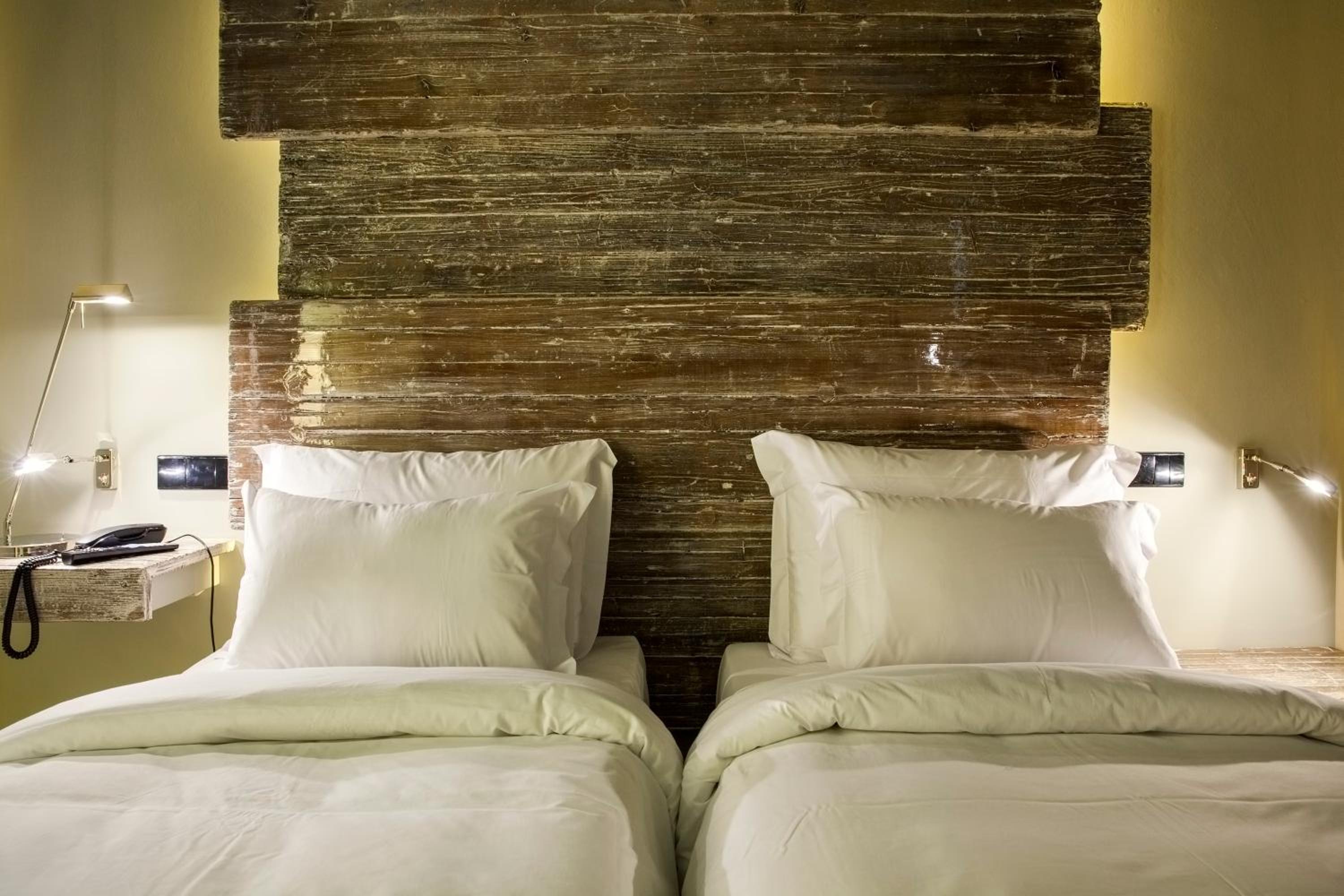Classic Twin Room - Photo 3