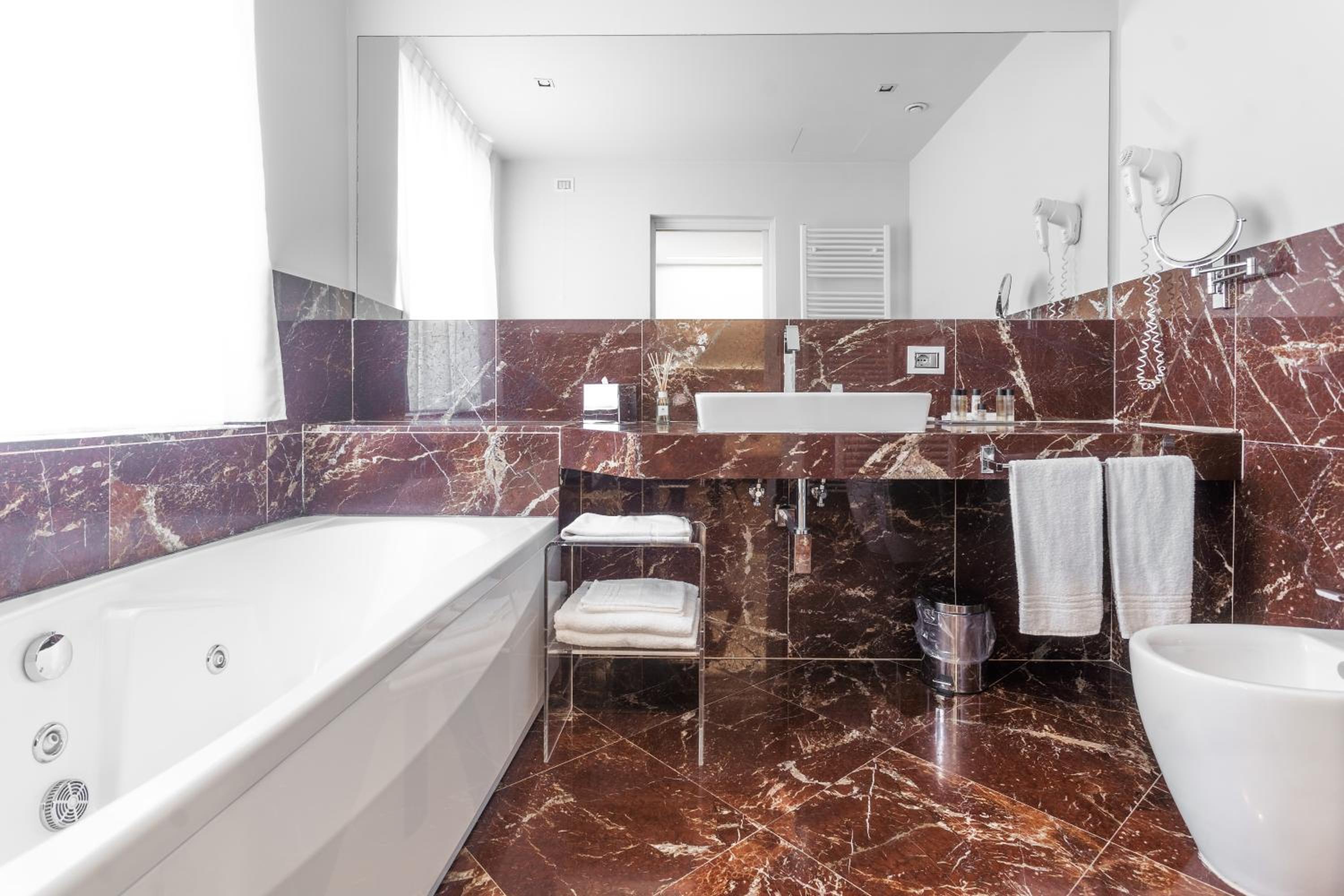 Superior Double Room - Photo 8