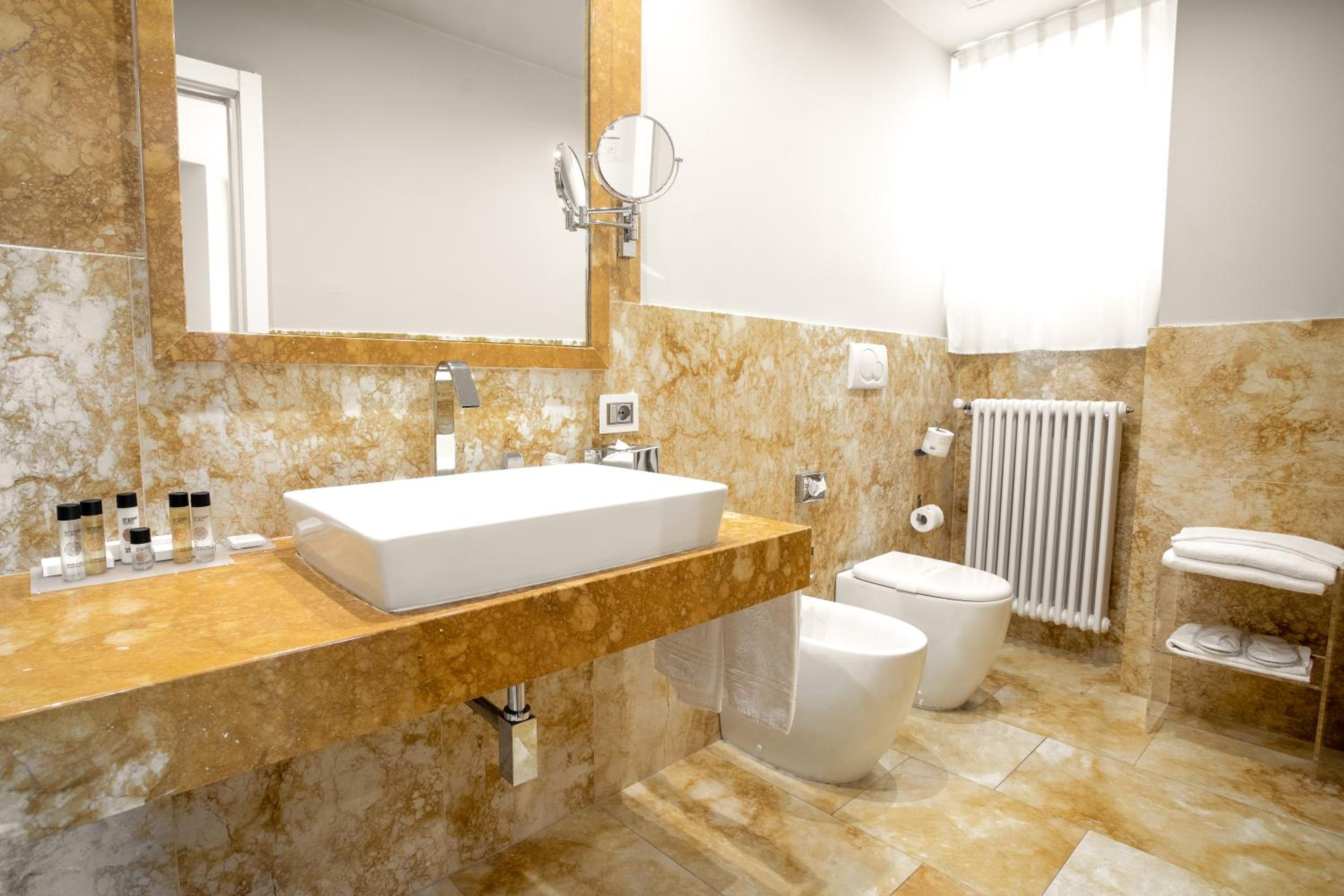Classic Double Room - Photo 7
