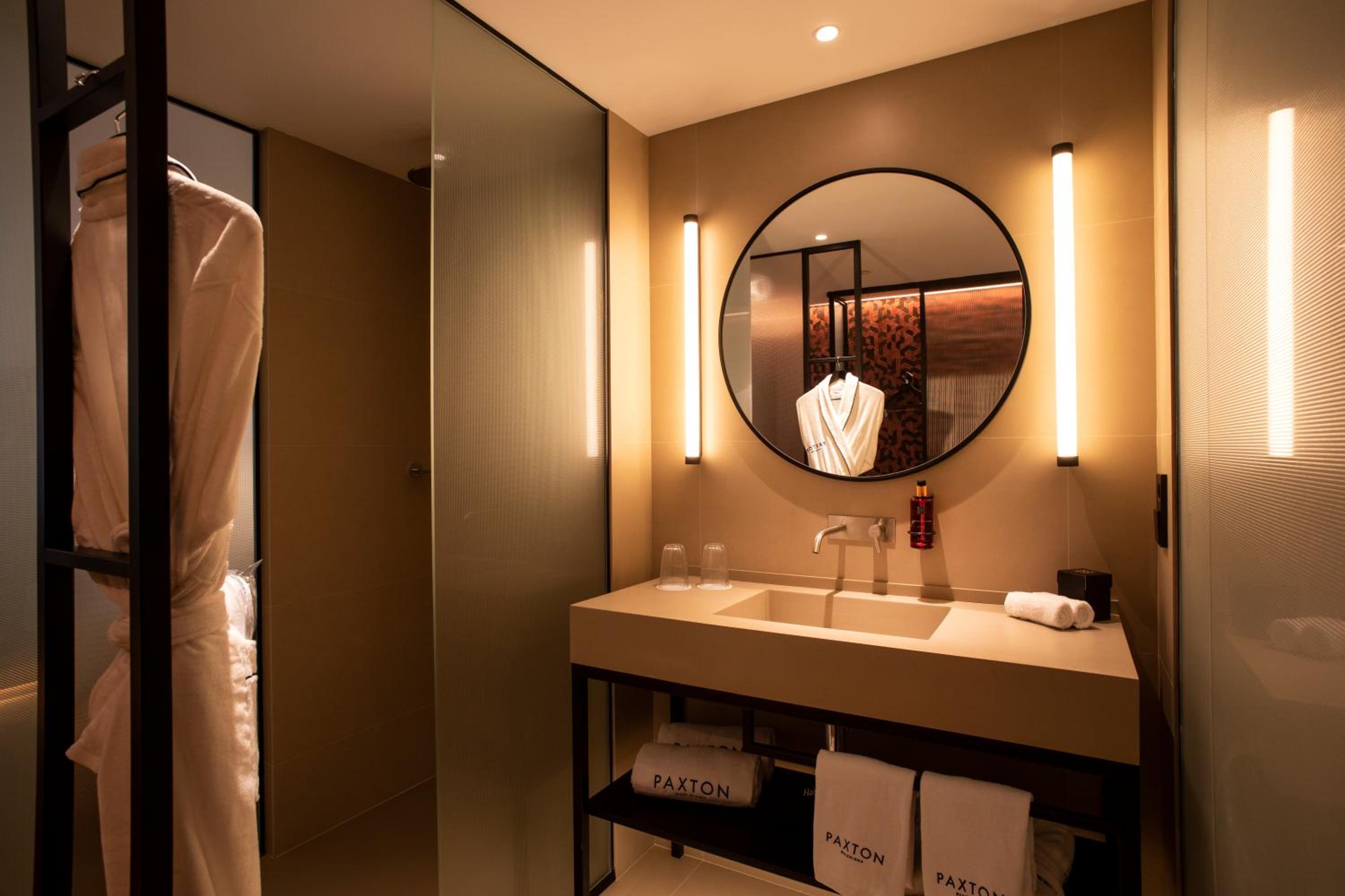 Executive King Room with Pool View