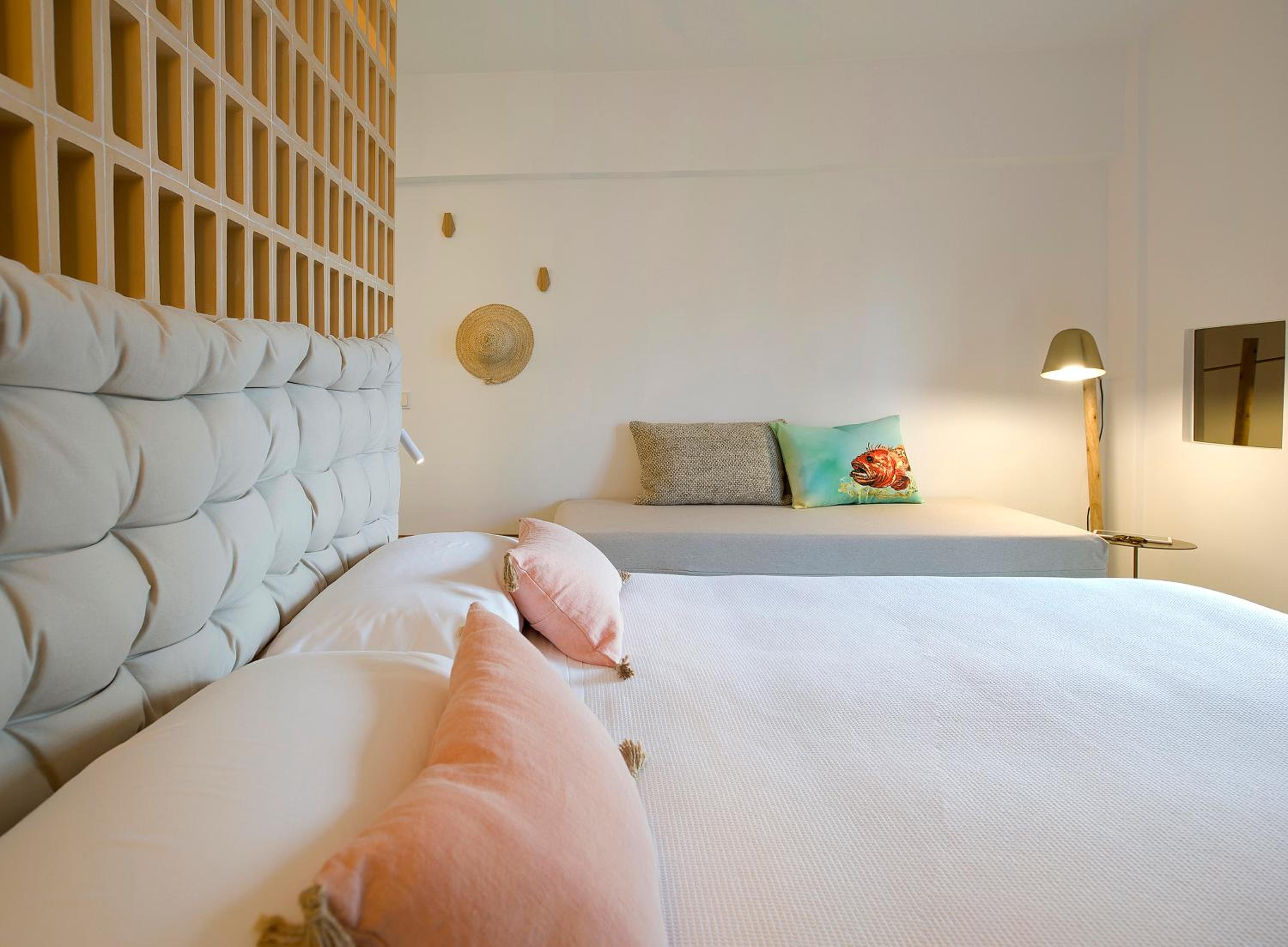 Triple Room with Balcony - Photo 9