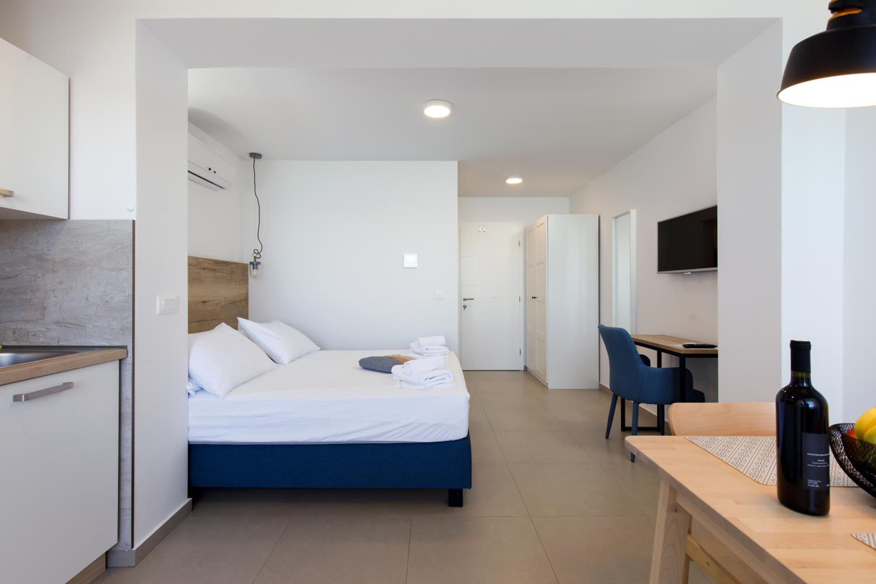 Studio Apartment with Sea View (1st Floor) photo 1