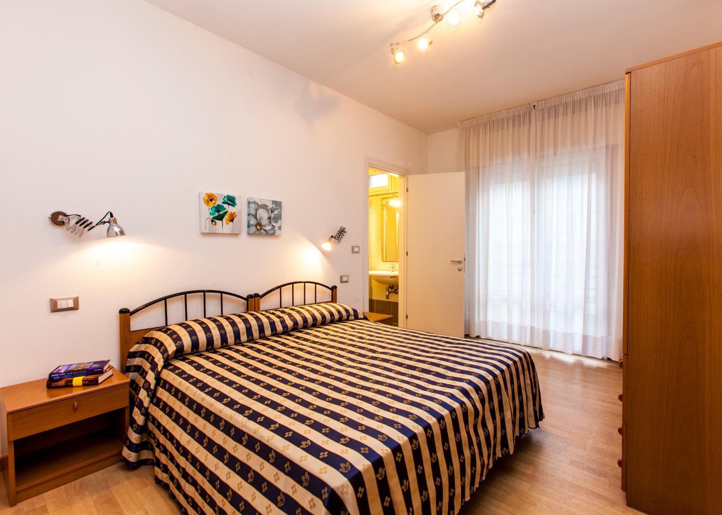Double Room with Balcony - Photo 1