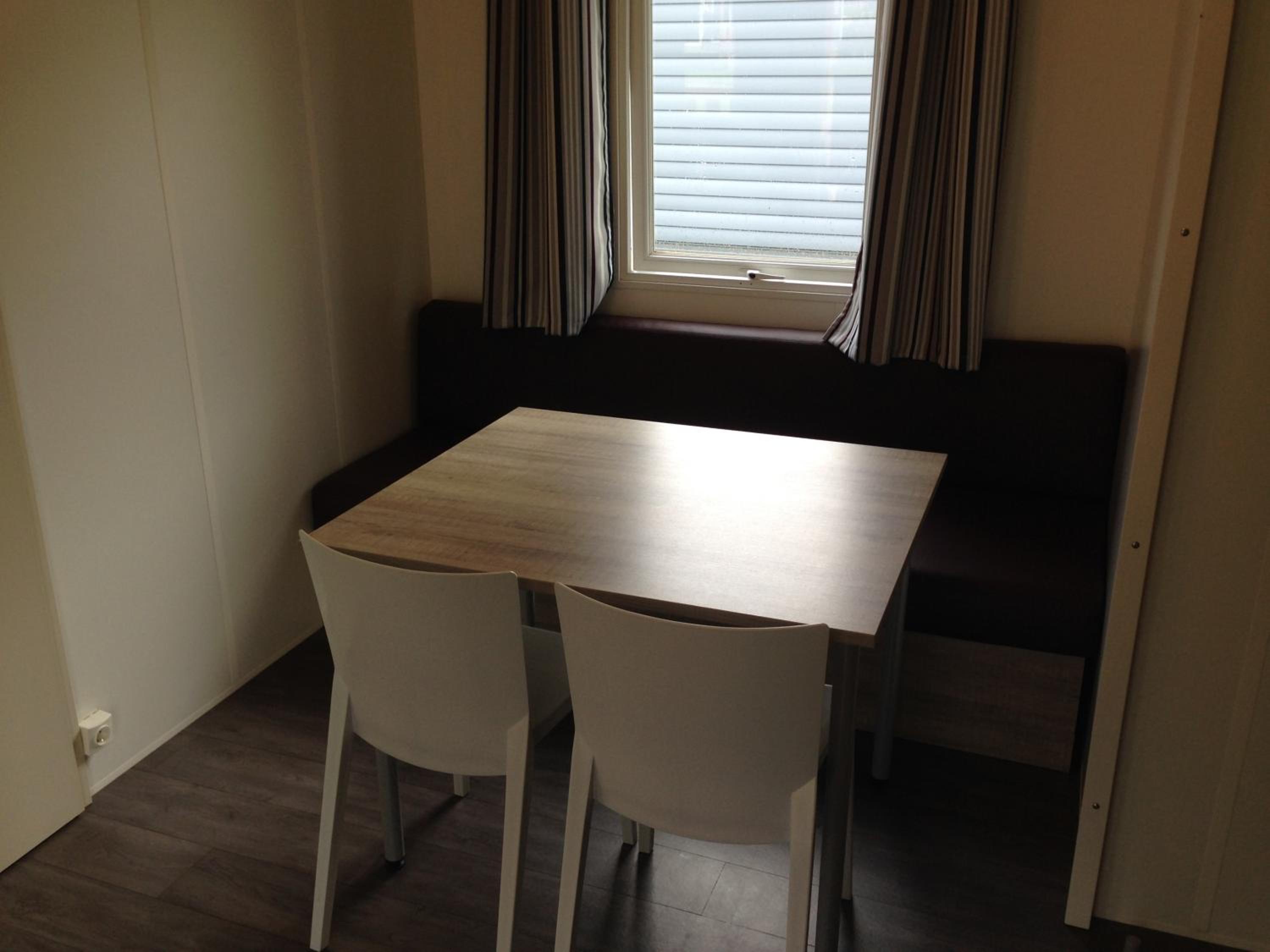 Mobile Home (6 Adults) photo 3