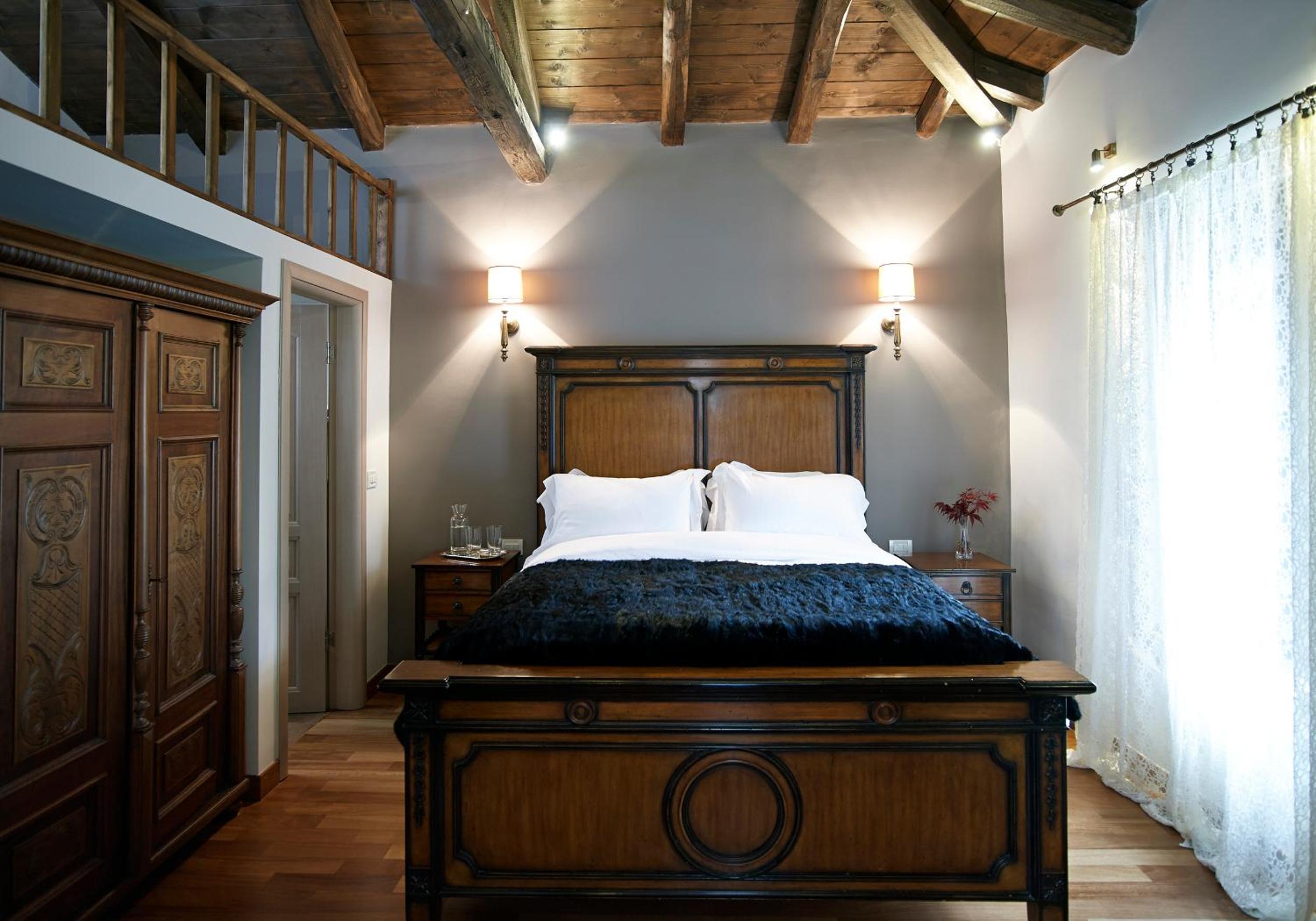 Superior Suite - Photo 10