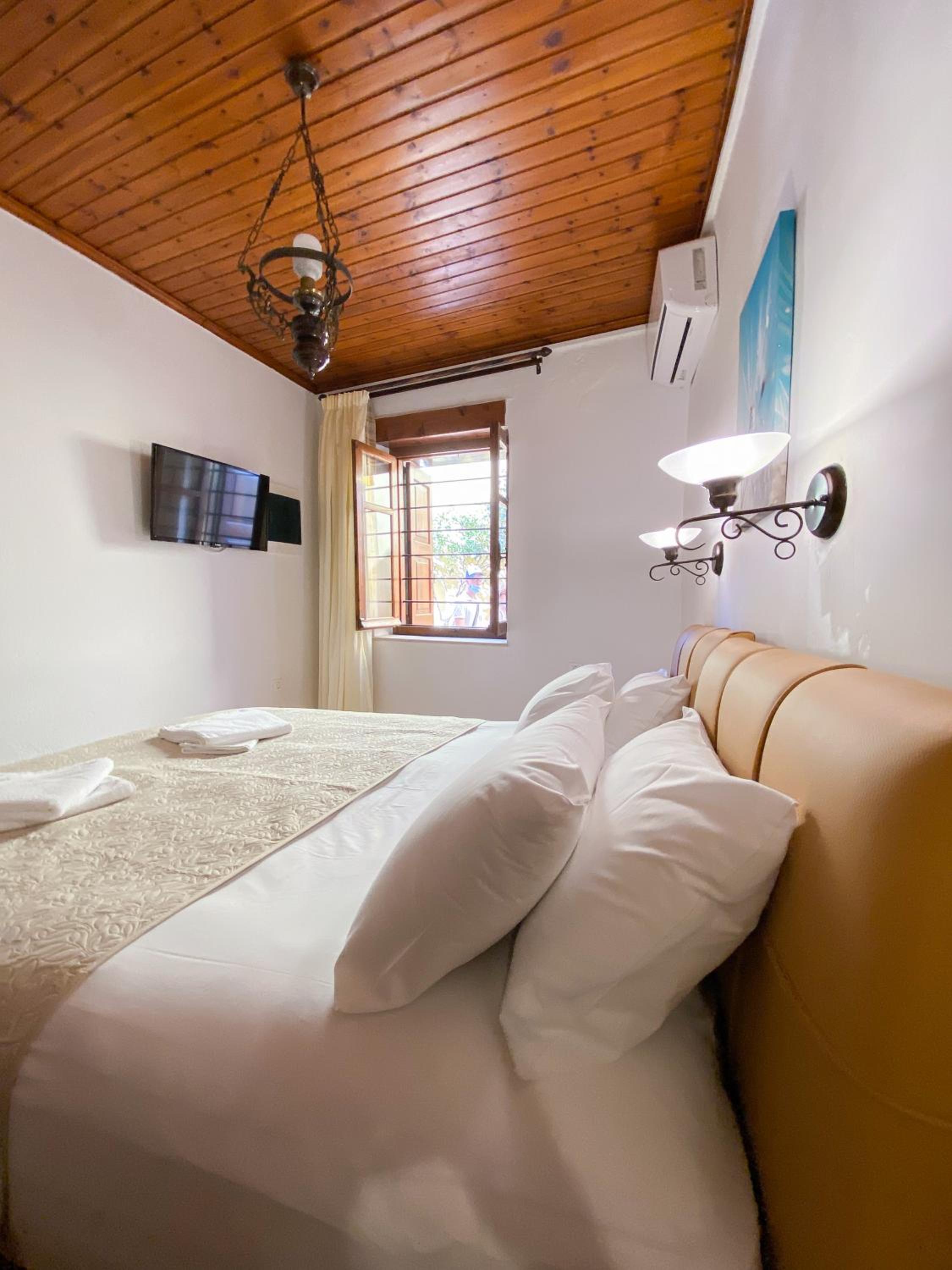 Standard Double Room - Photo 3