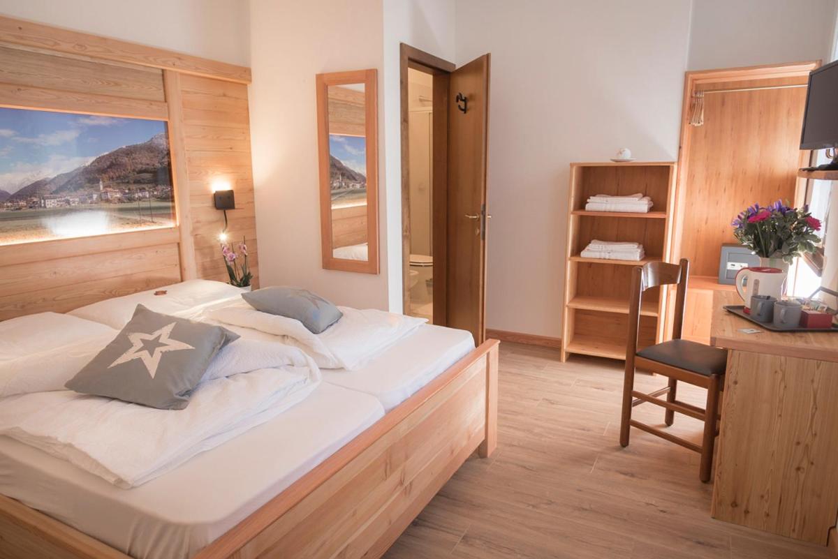 Double or Twin Room - Photo 4