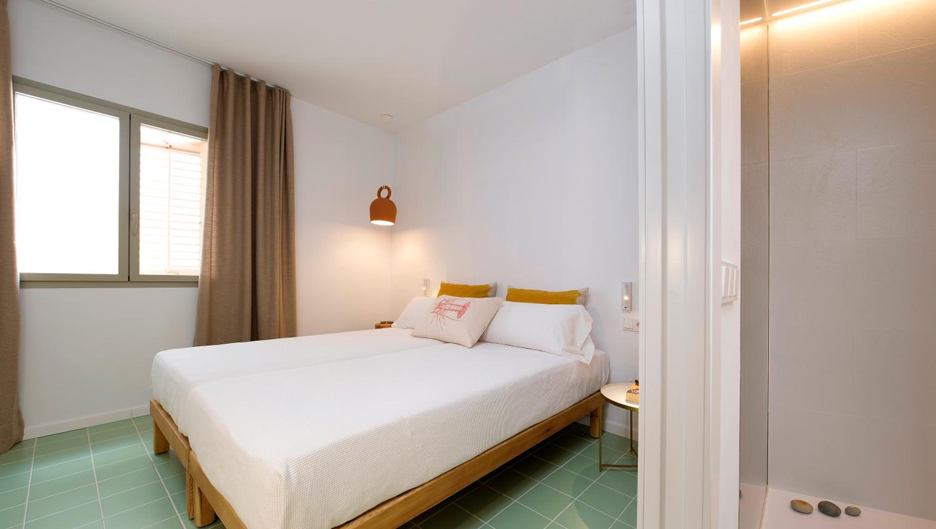 Double or Twin Room - Photo 7