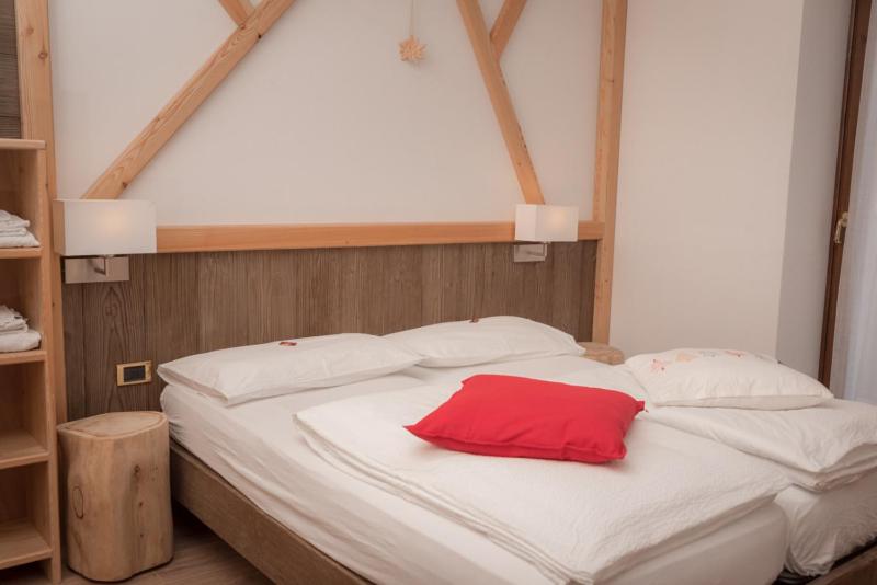 Deluxe Double or Twin Room with Balcony - Photo 3