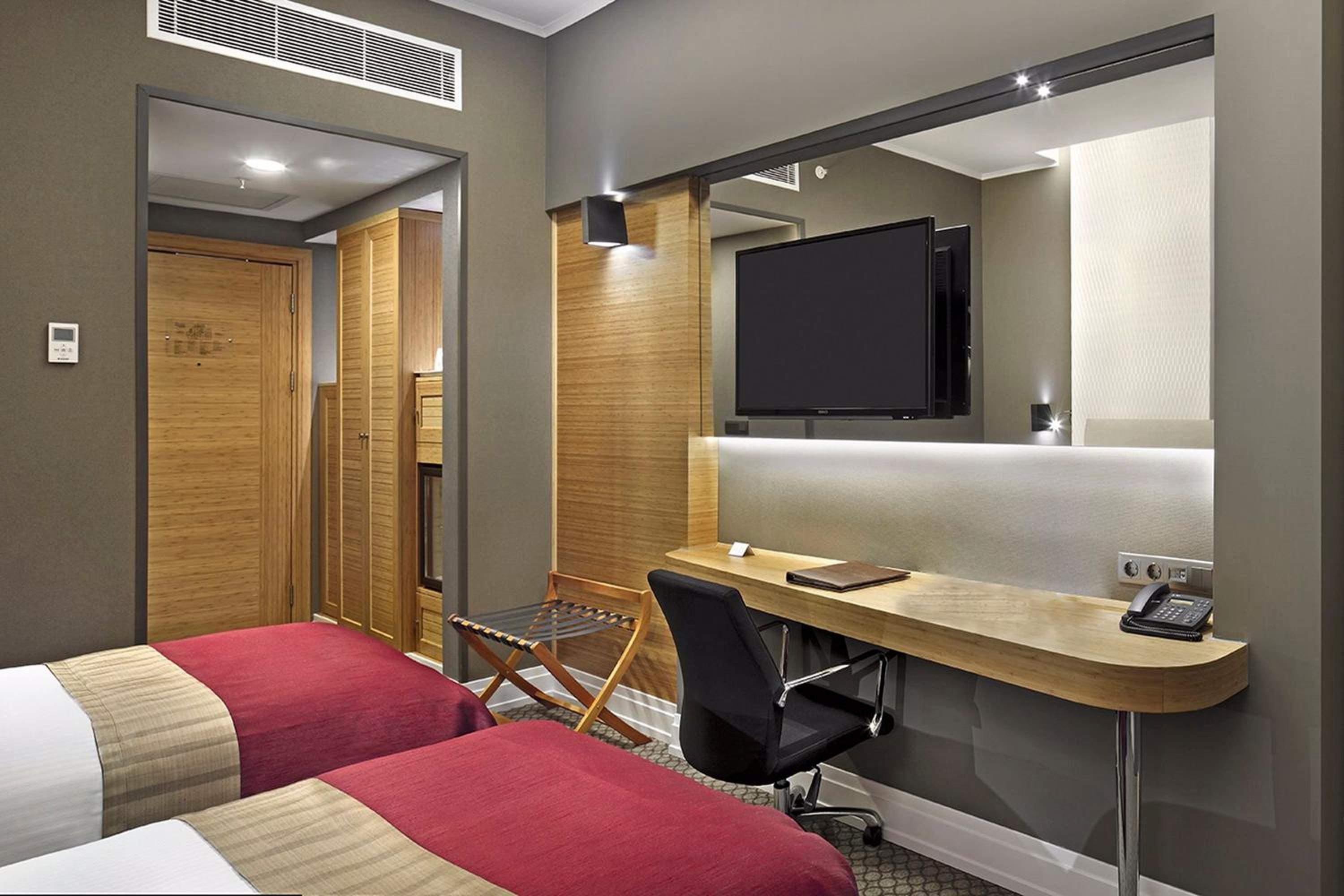 Superior Twin Room - Non-Smoking photo 2