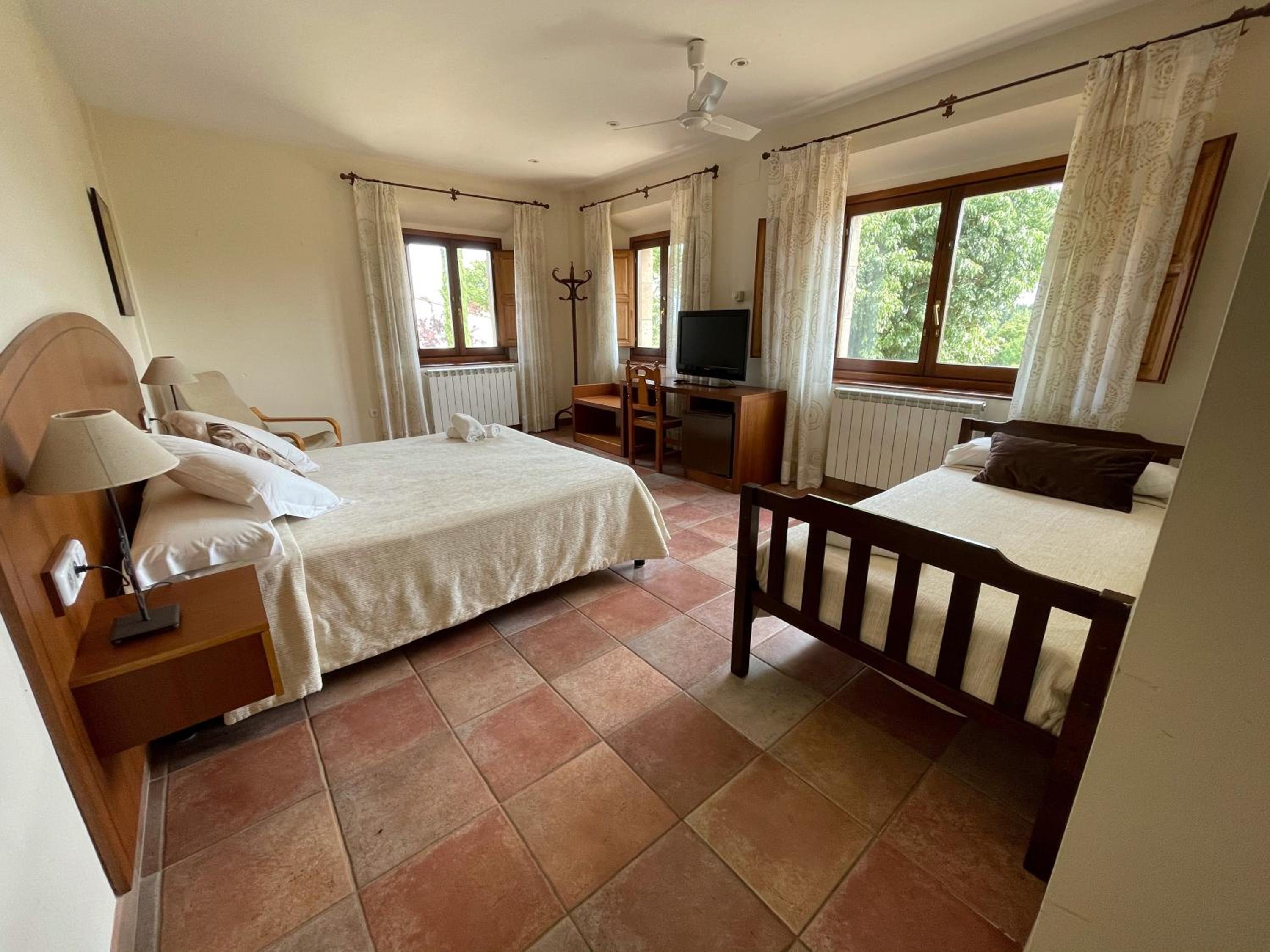 Superior Triple Room - Photo 3