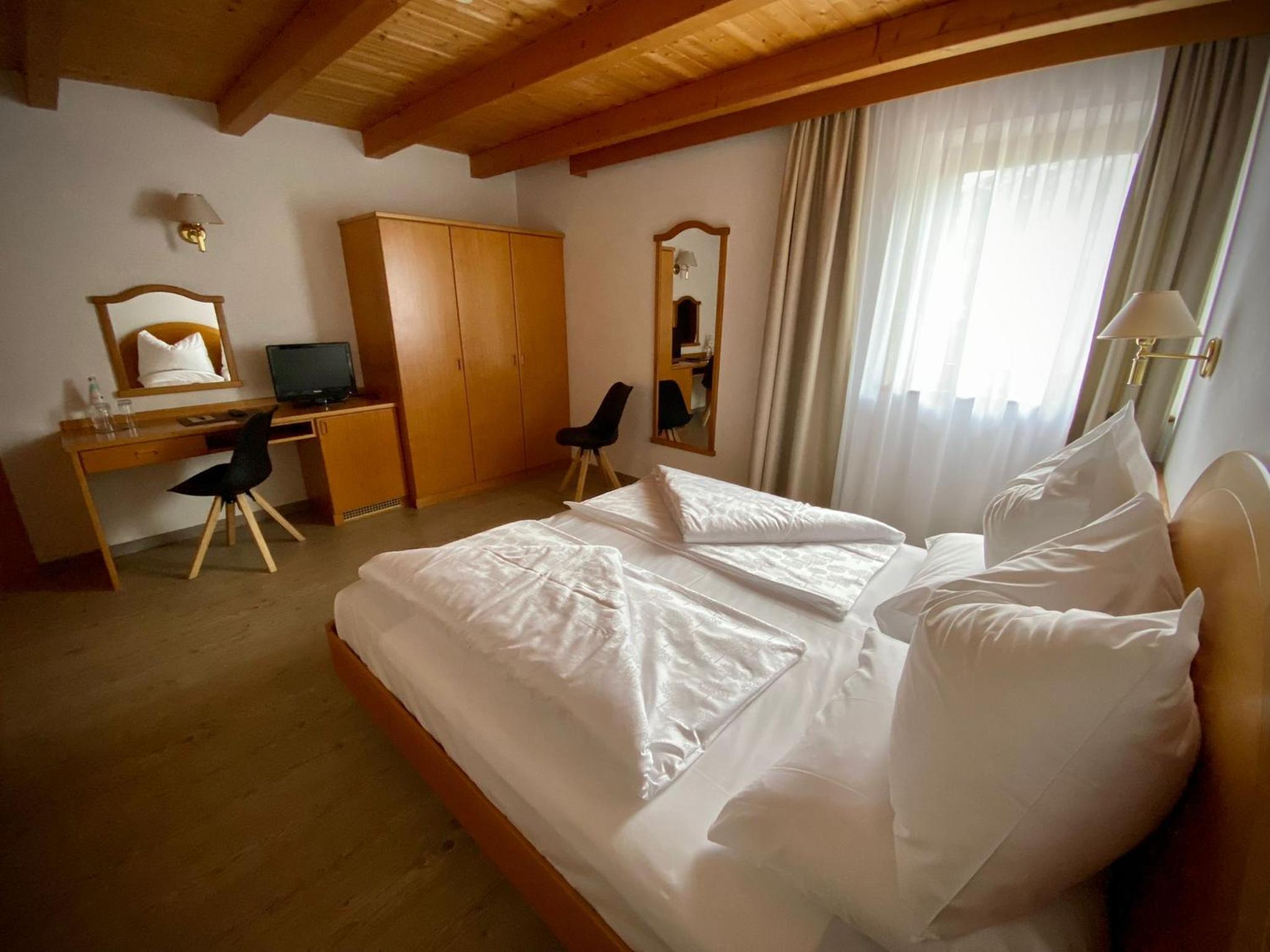 Budget Double Room photo 2