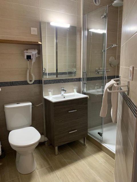 Double or Twin Room - Photo 1