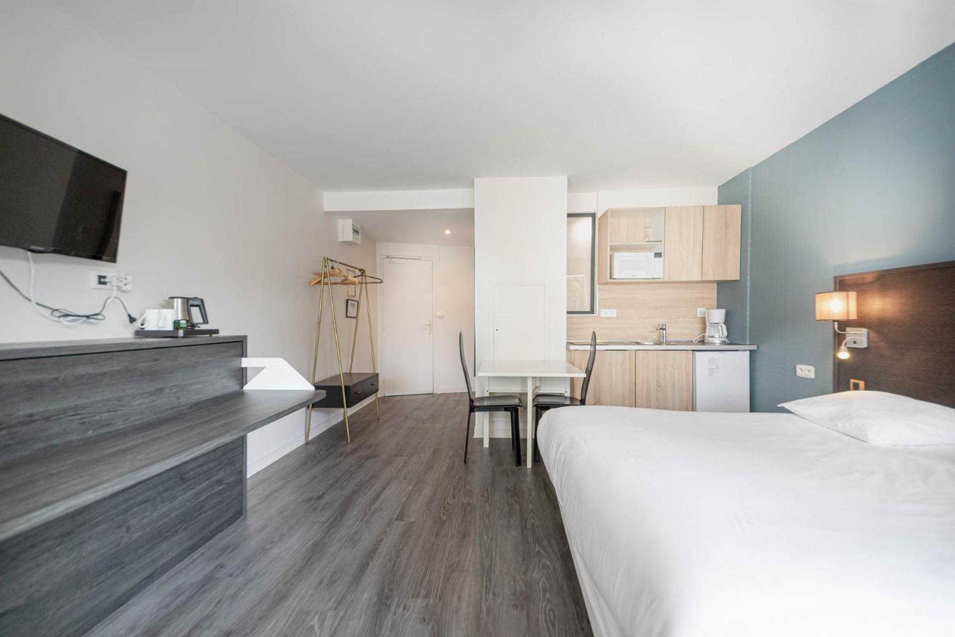 Comfort Triple Room With Street View