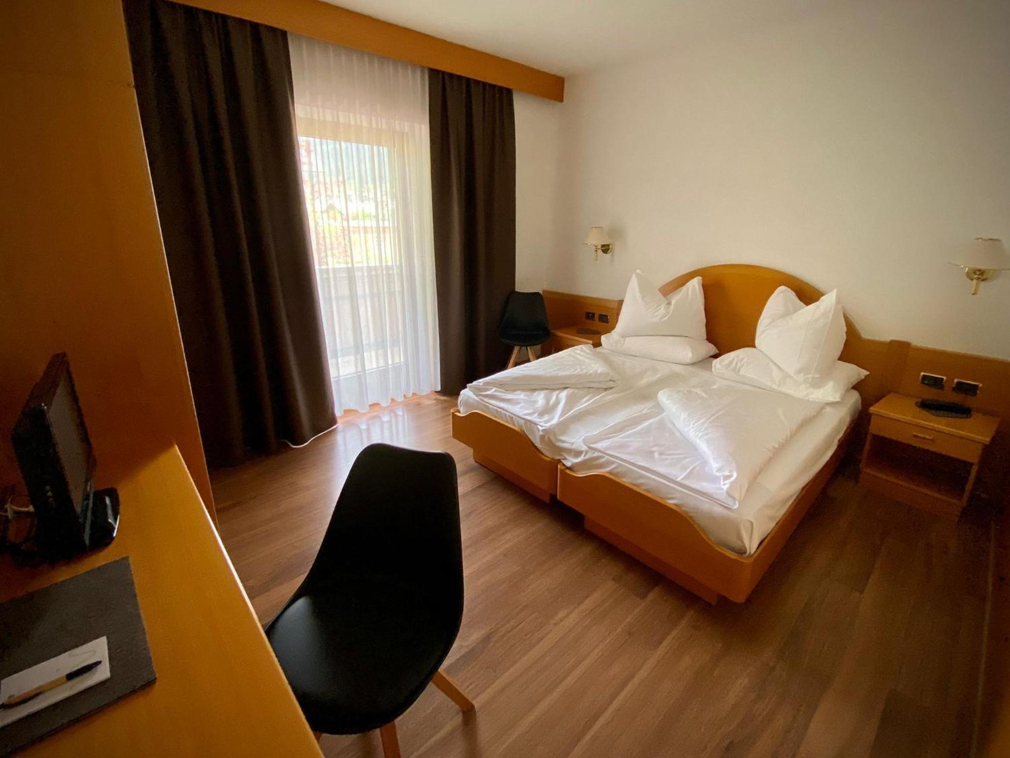 Large Double Room photo 3