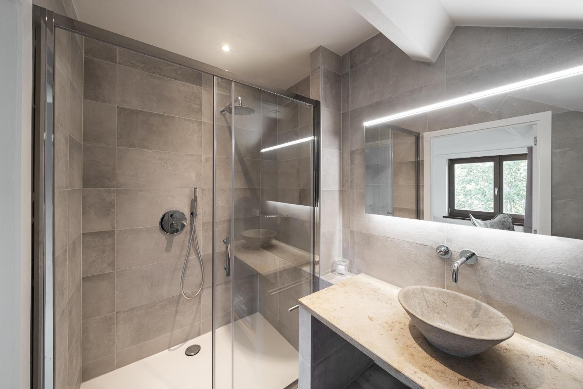 Double or Twin Room with Private Bathroom photo 3