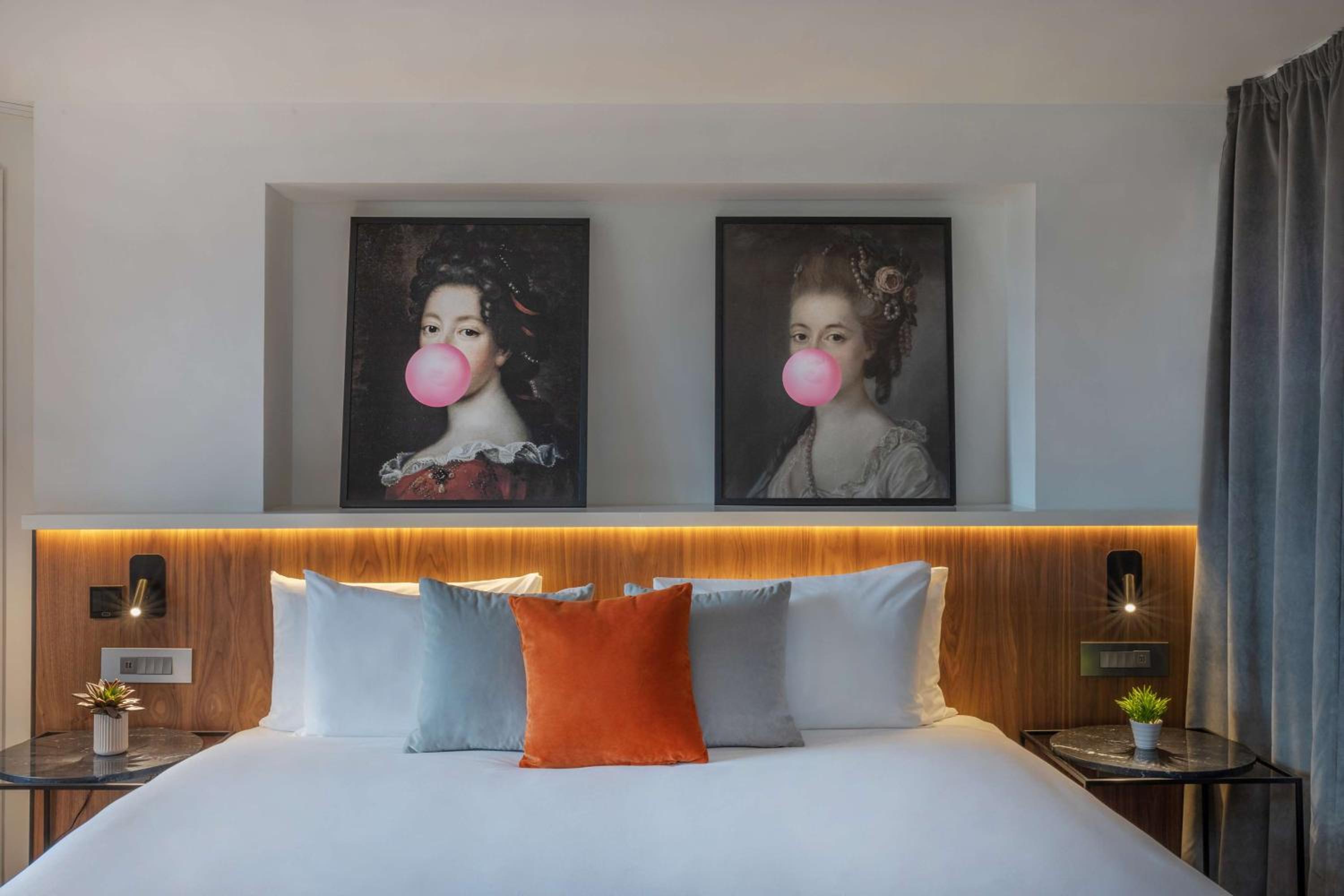 The Level Executive Junior Suite with Executive Lounge Access photo 2