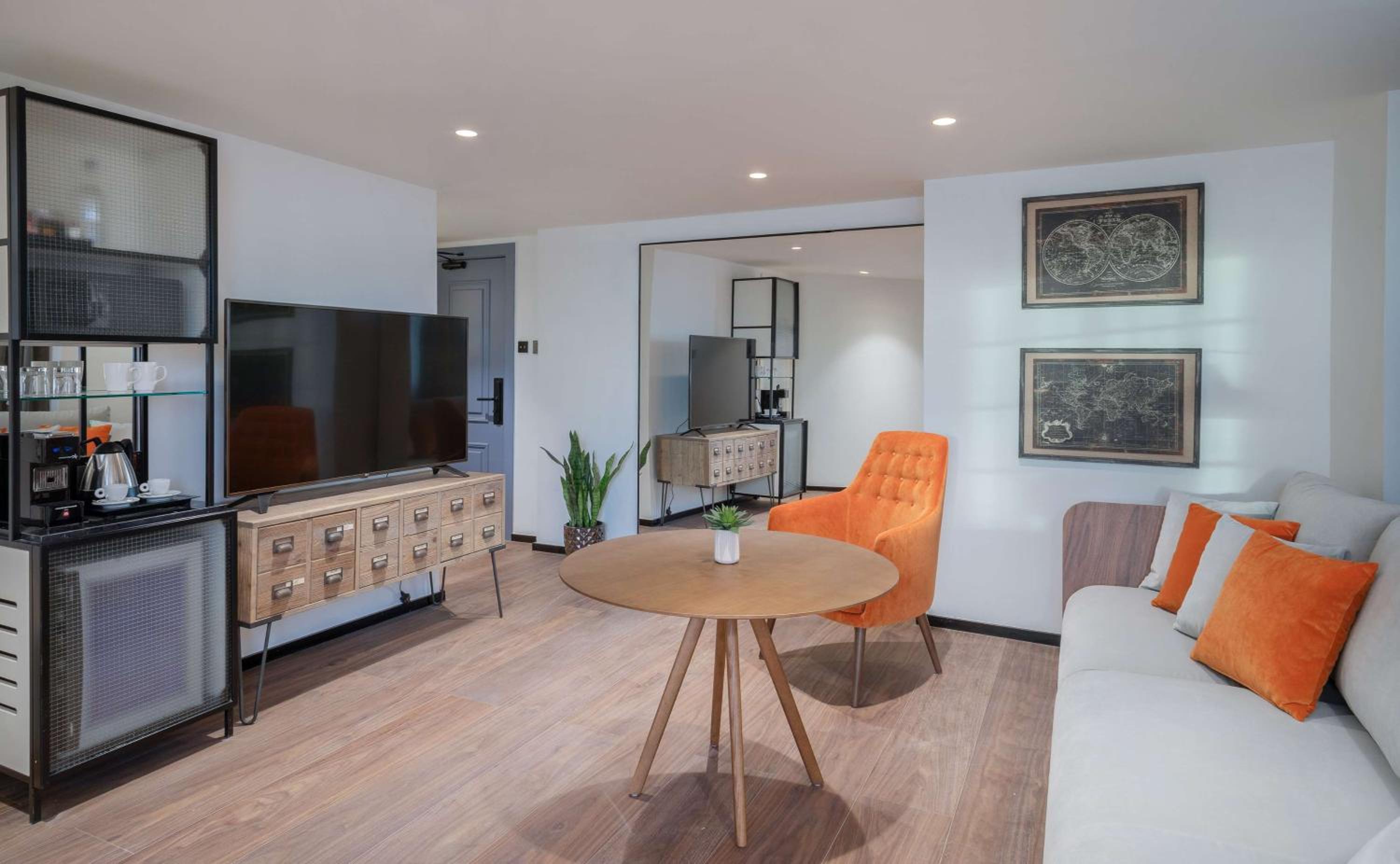 The Level Executive Junior Suite with Executive Lounge Access photo 3