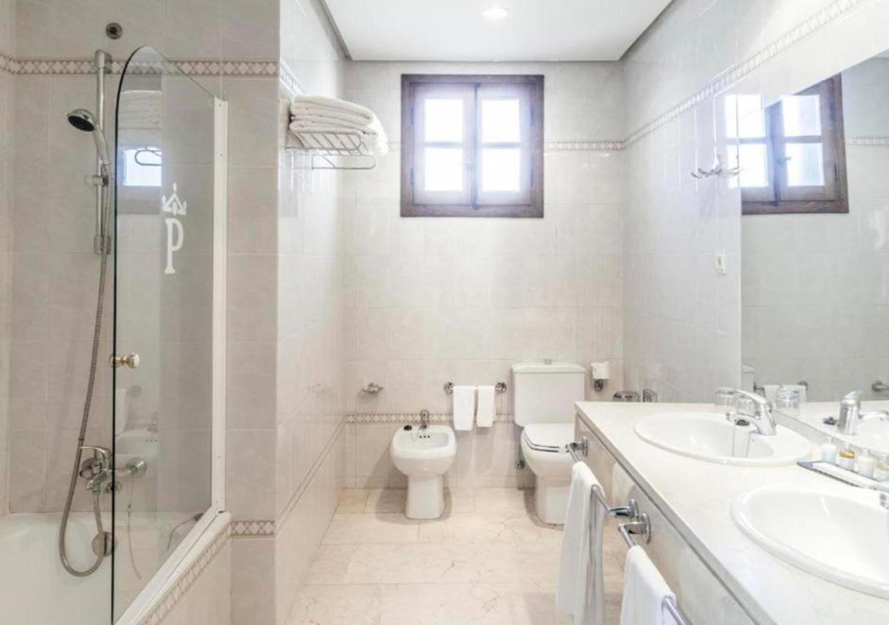 Double or Twin Room with Extra Bed (2 Adults + 1 Child) - Photo 2