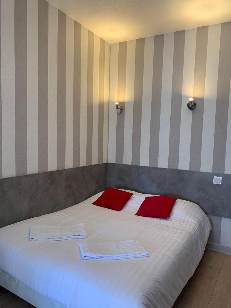 Large Double Room - Photo 7