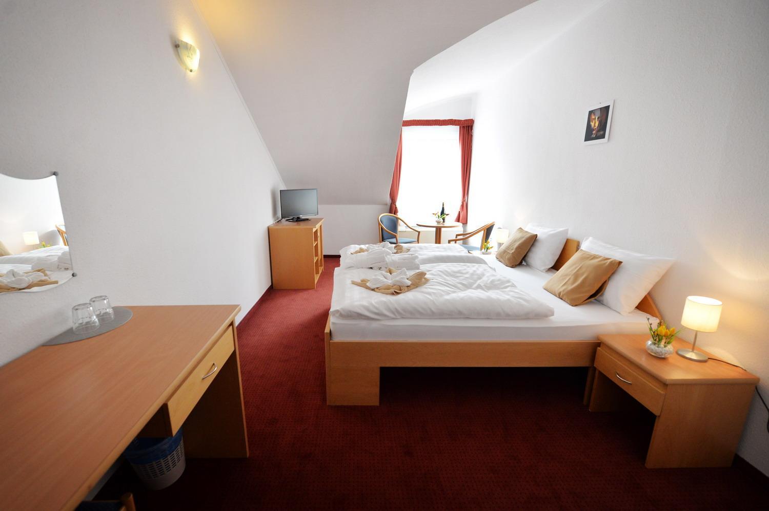 Standard Double Room - Photo 3