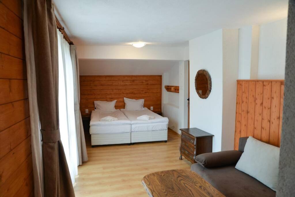 Villa photo 1