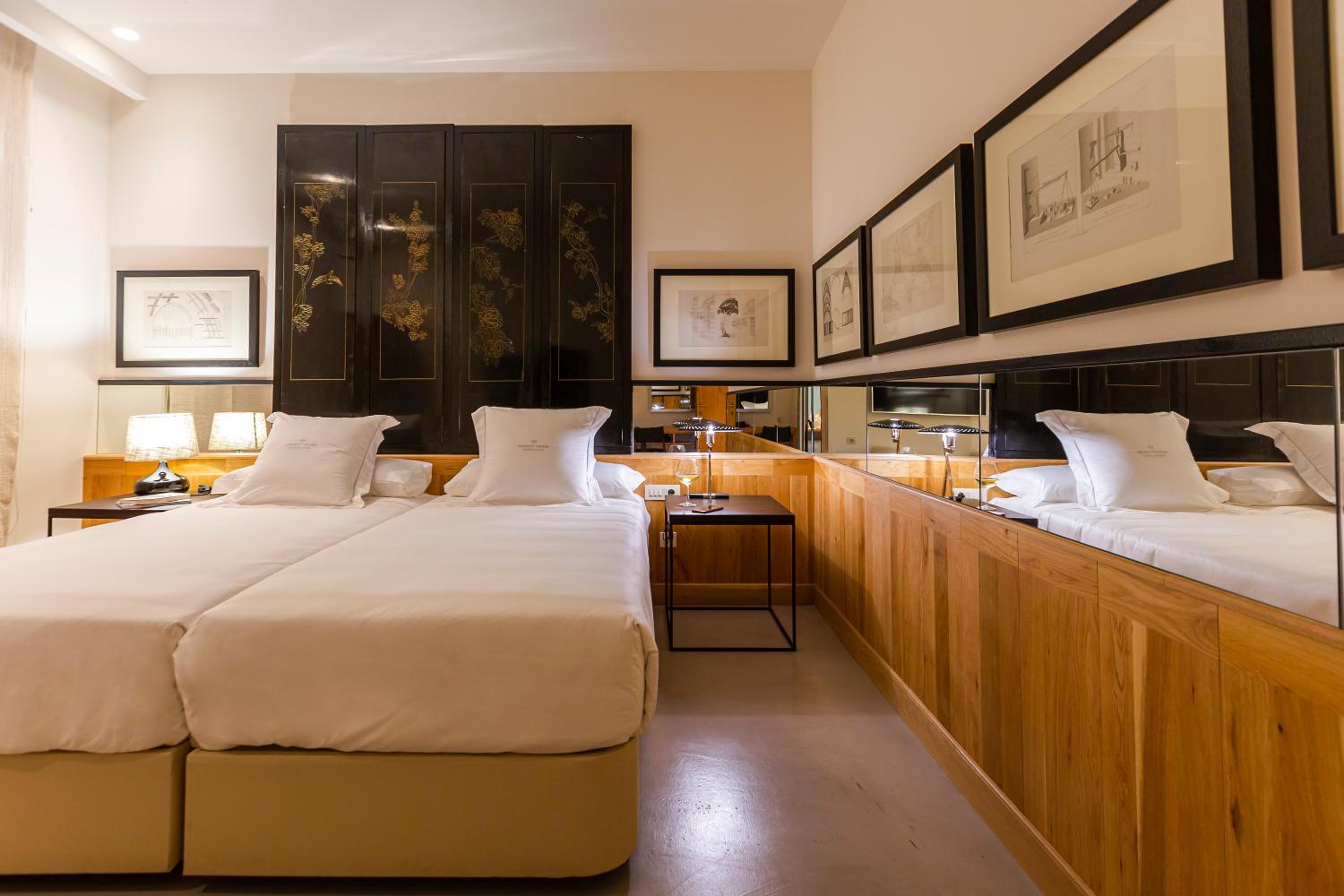 Superior Double Interior Room thumbnail 6