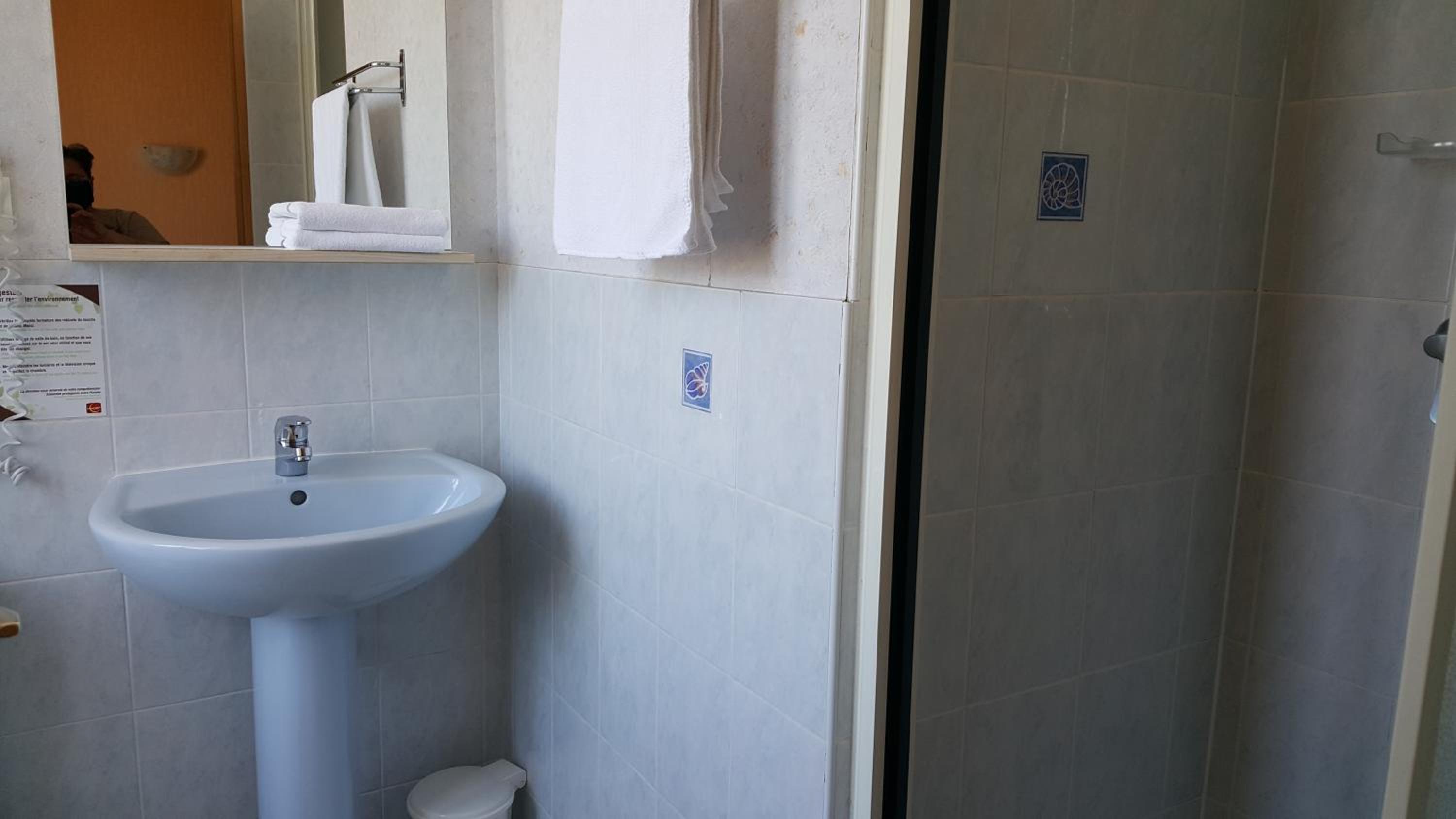 Standard Double Room photo 3