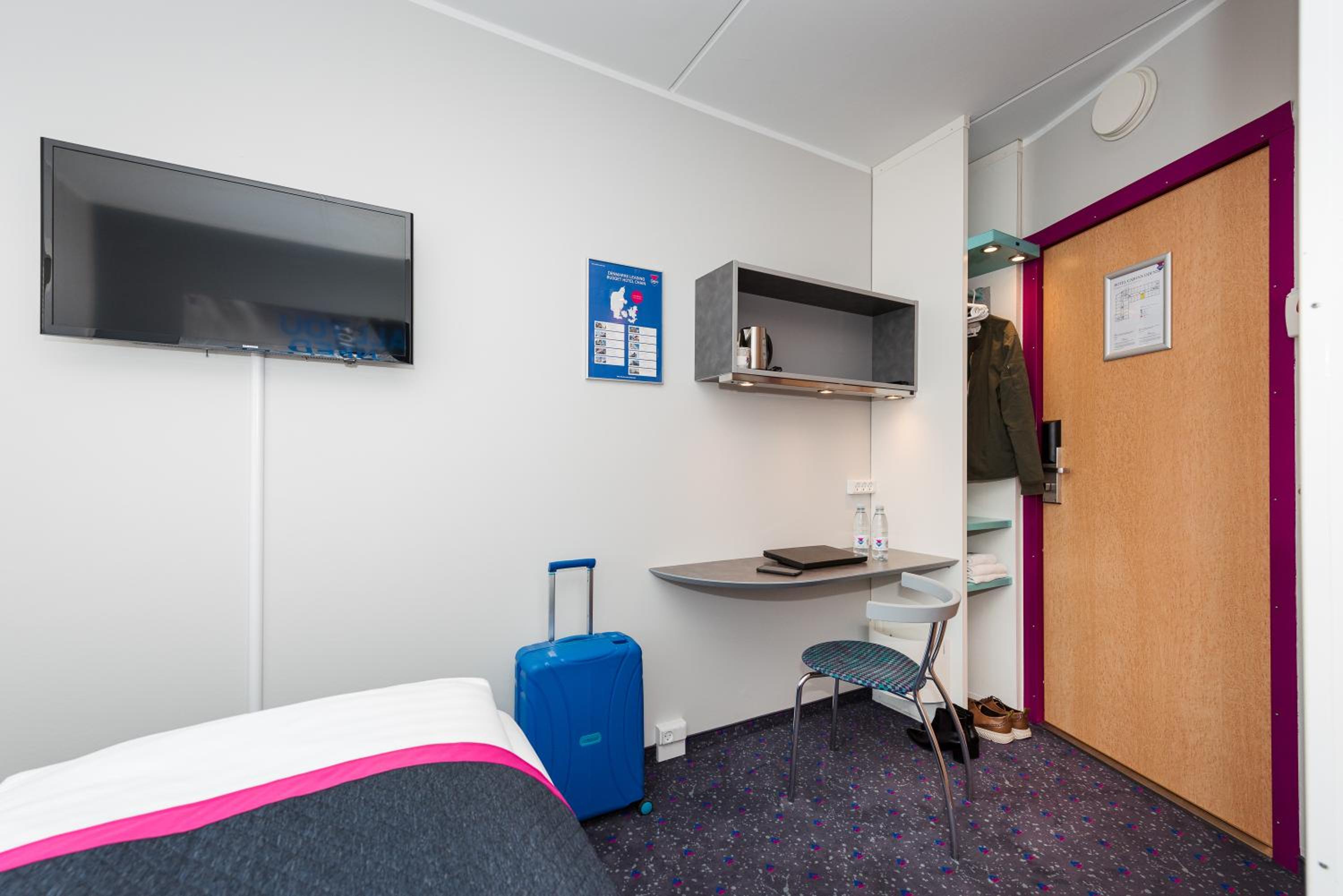 Commodore Room